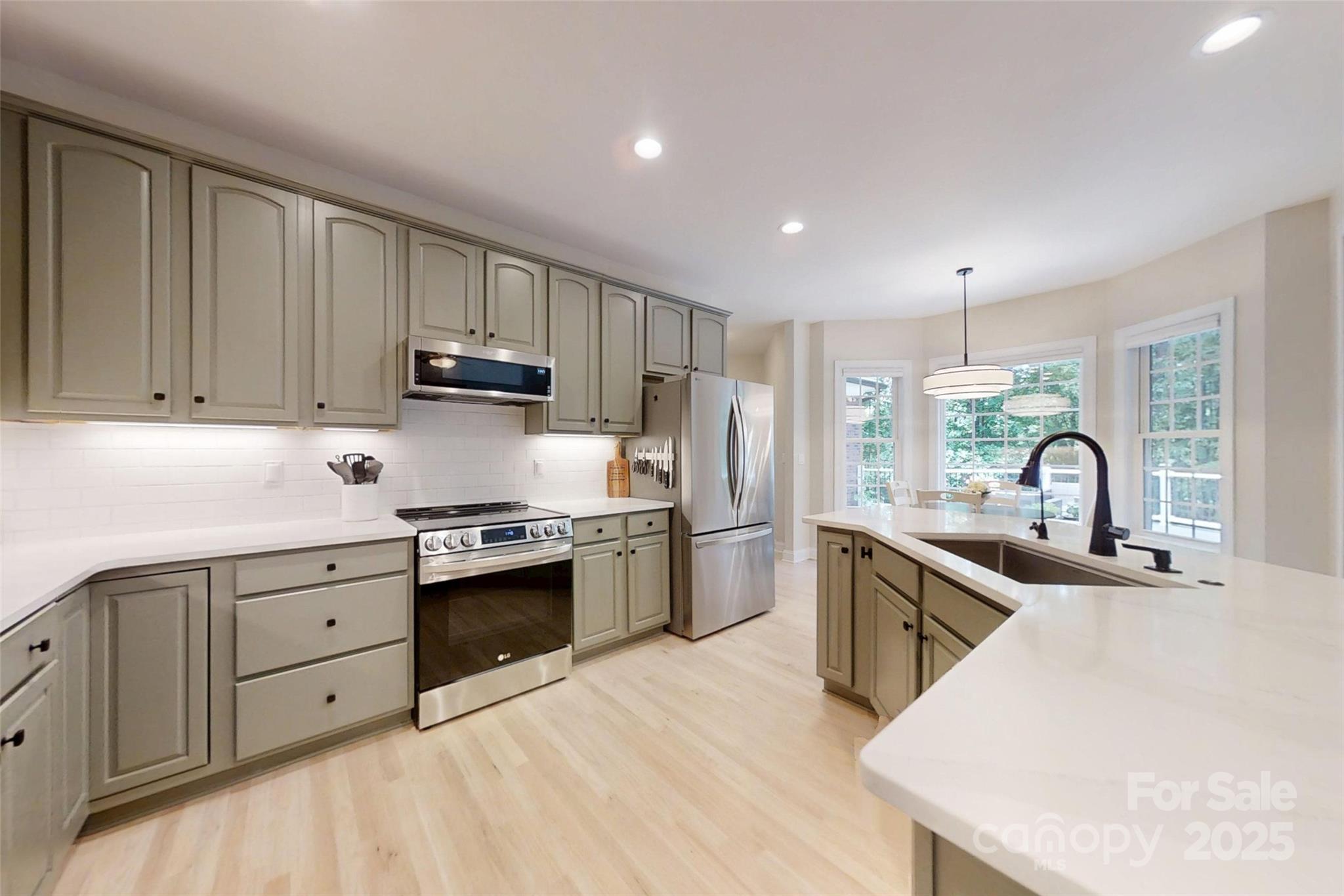 118 Tayport Drive Property Photo 1