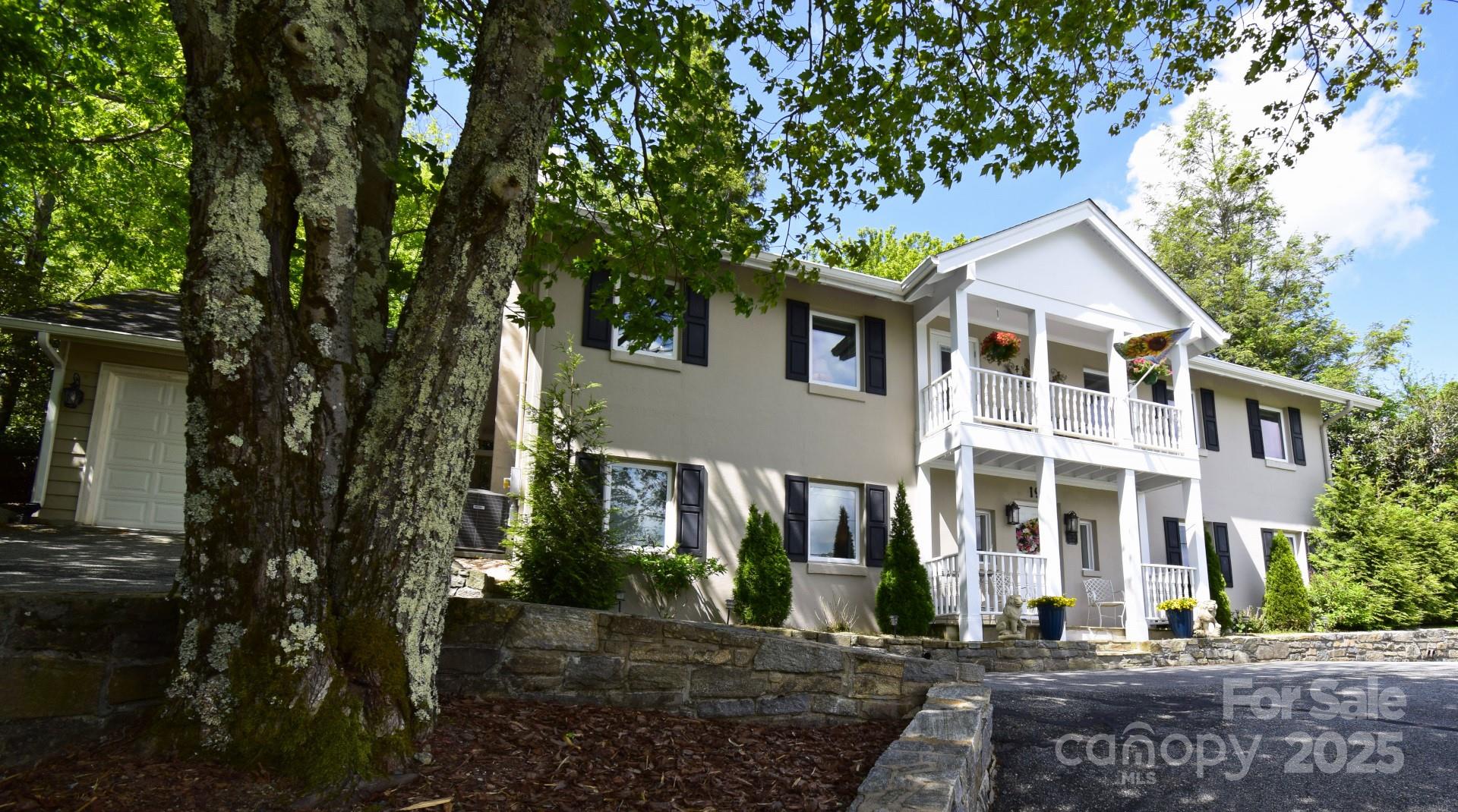 195 Fairway Lane Property Photo 2