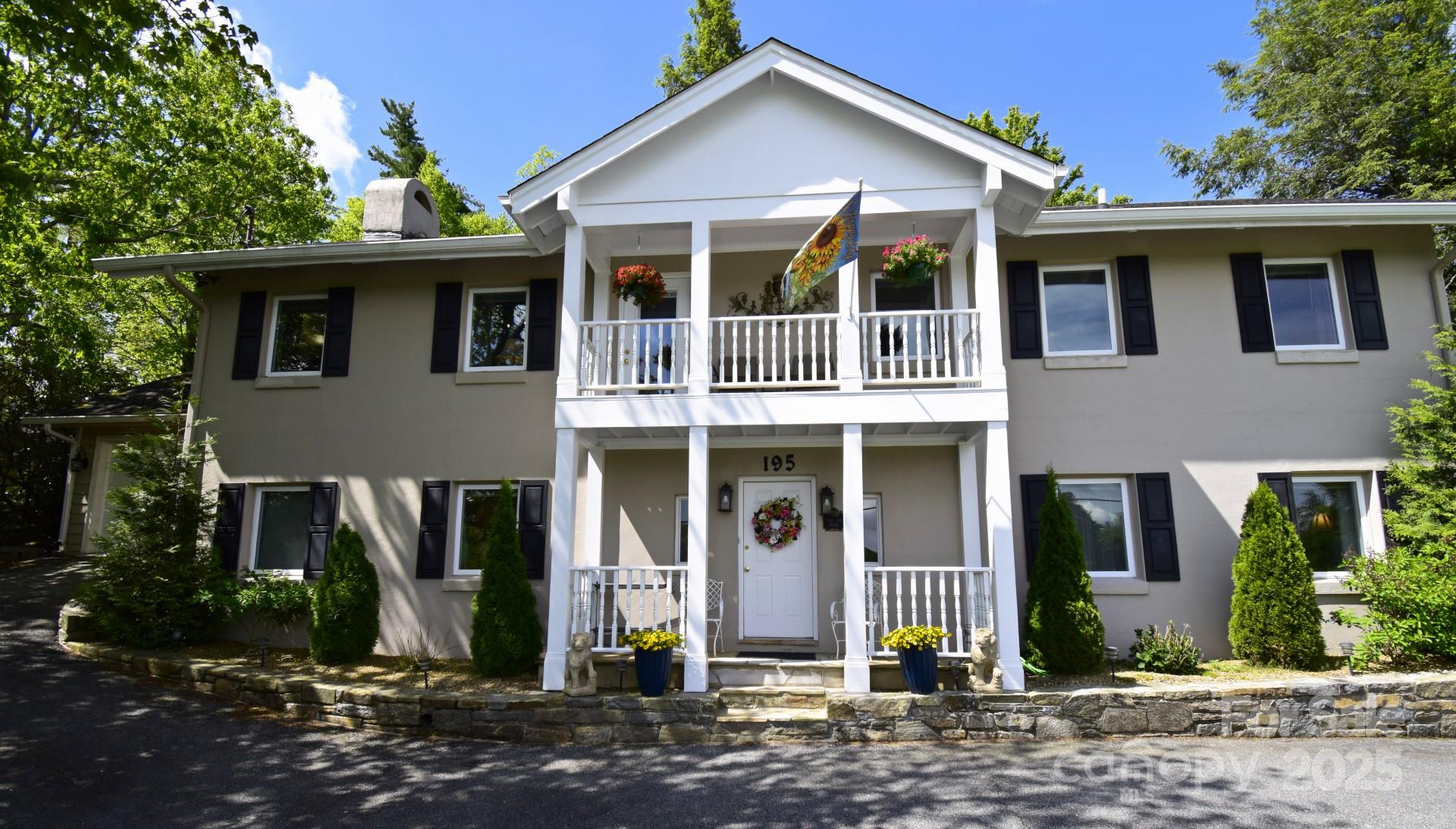 195 Fairway Lane Property Photo 3