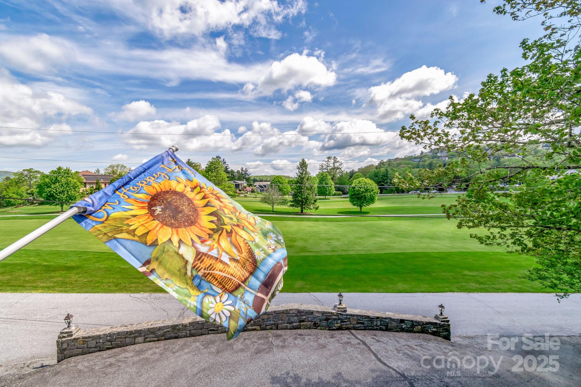 195 Fairway Lane Property Photo 5