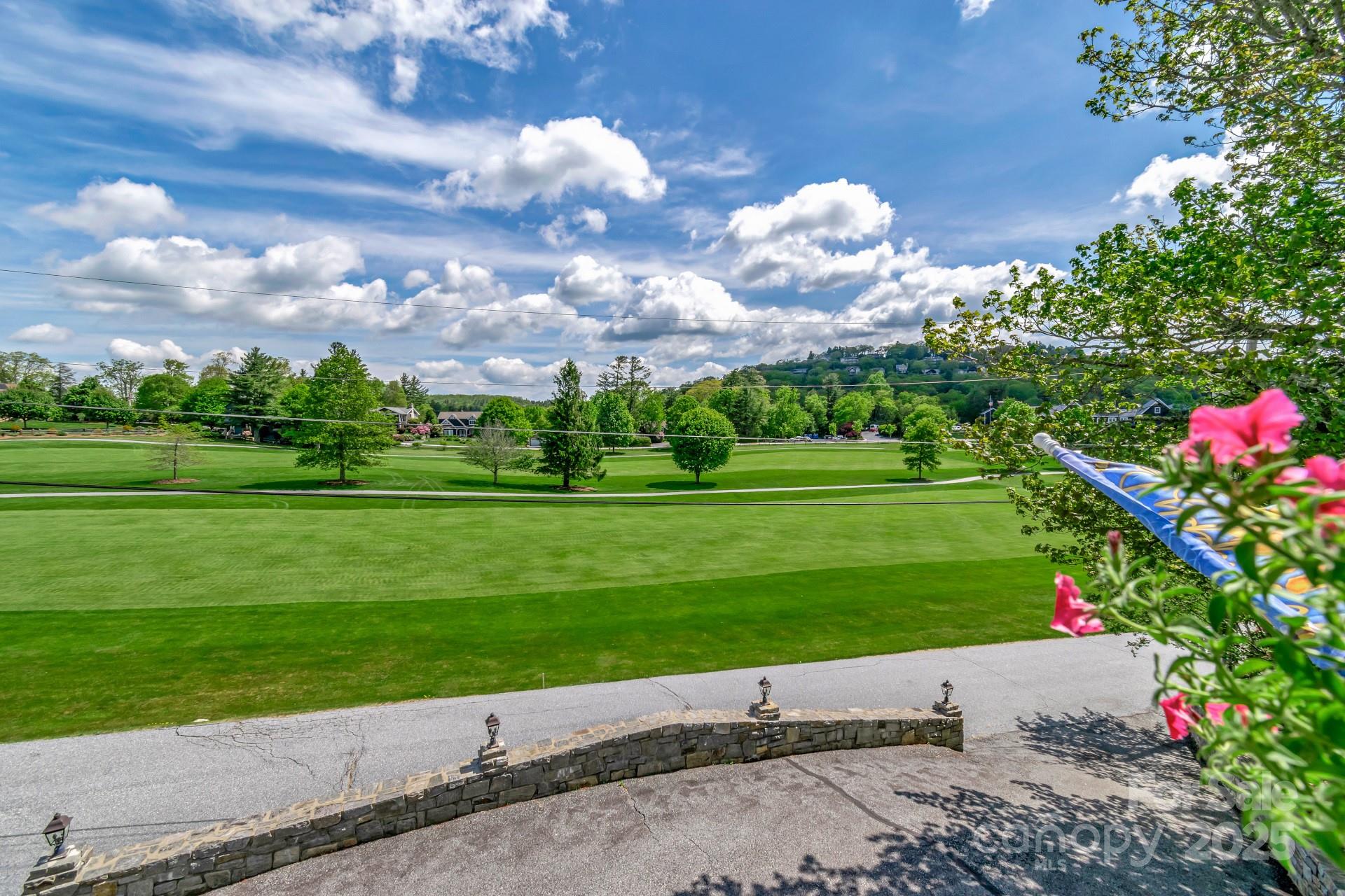 195 Fairway Lane Property Photo 6