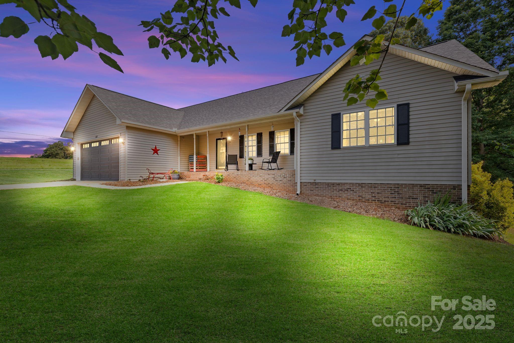 105 Saddlewood Lane Property Photo 1