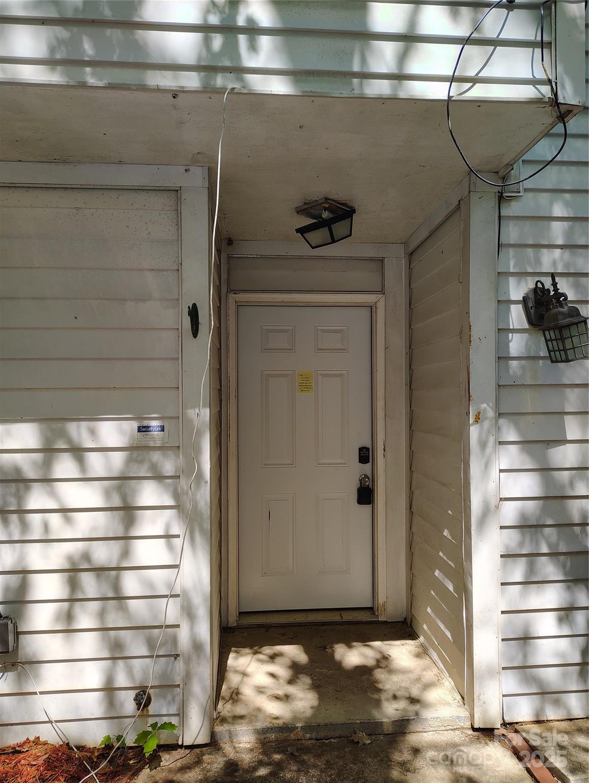 7107 Stonington Lane Property Photo 2