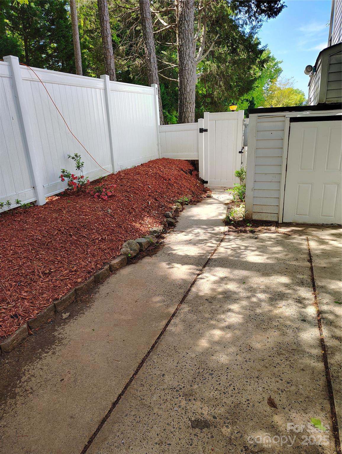 7107 Stonington Lane Property Photo 11