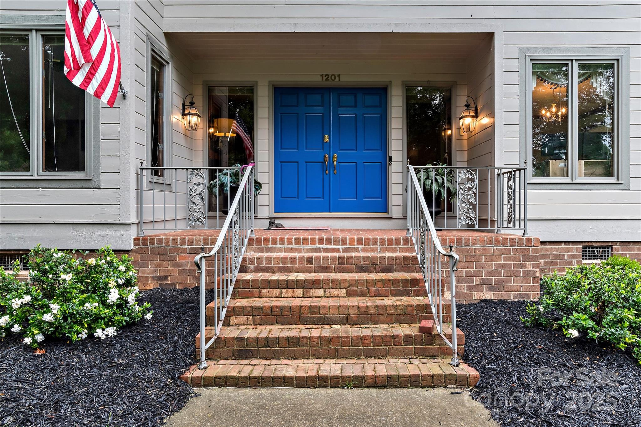 1201 Cliffspring Court Property Photo 2