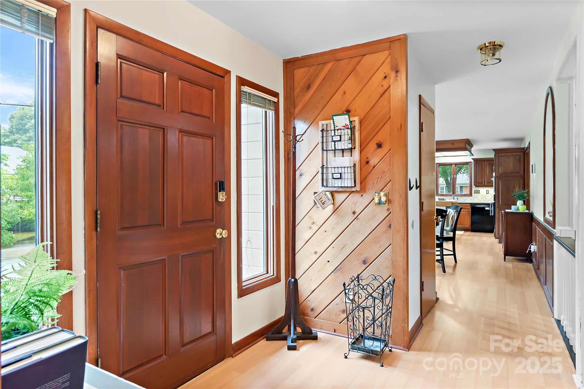 1201 Cliffspring Court Property Photo 3