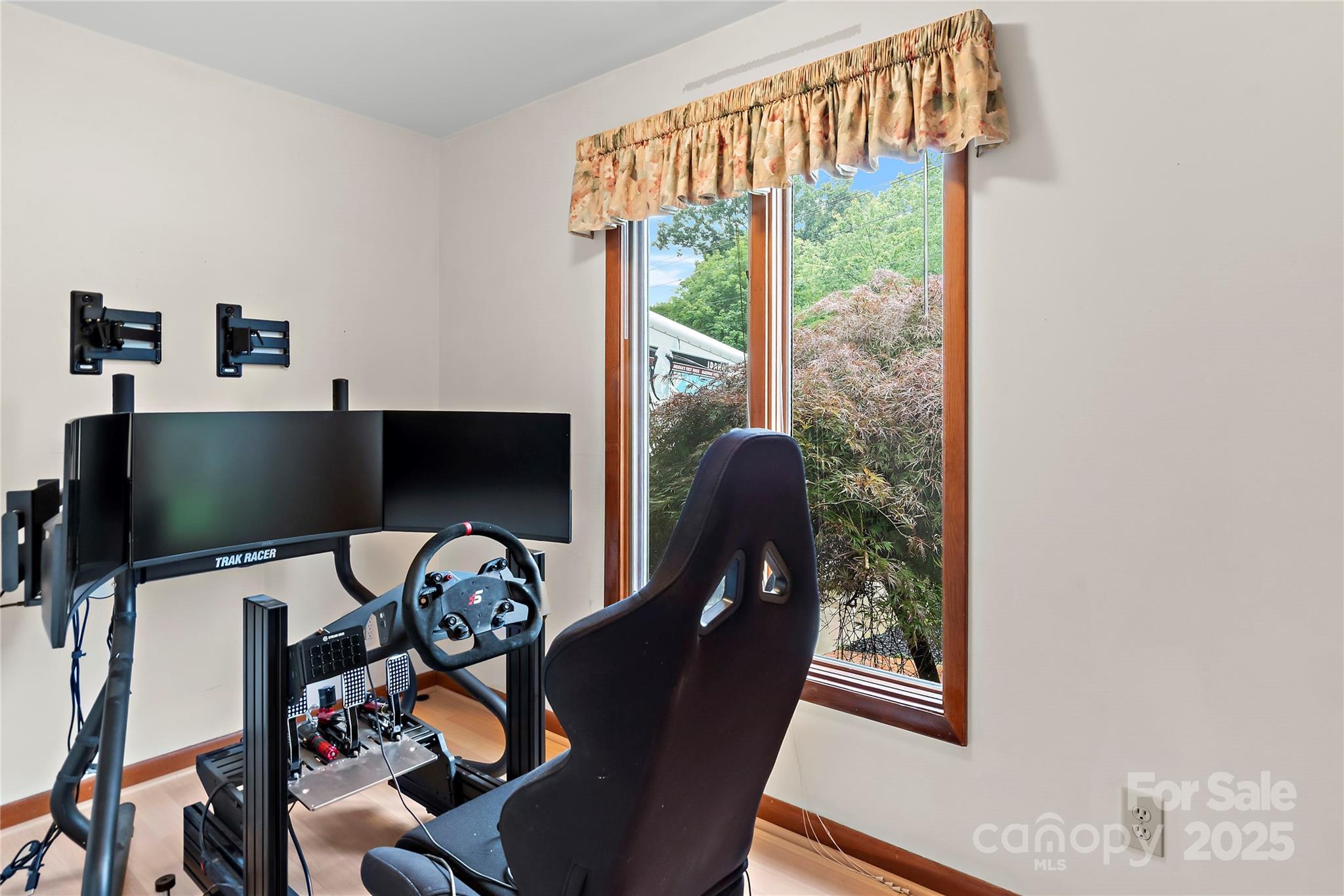 1201 Cliffspring Court Property Photo 14