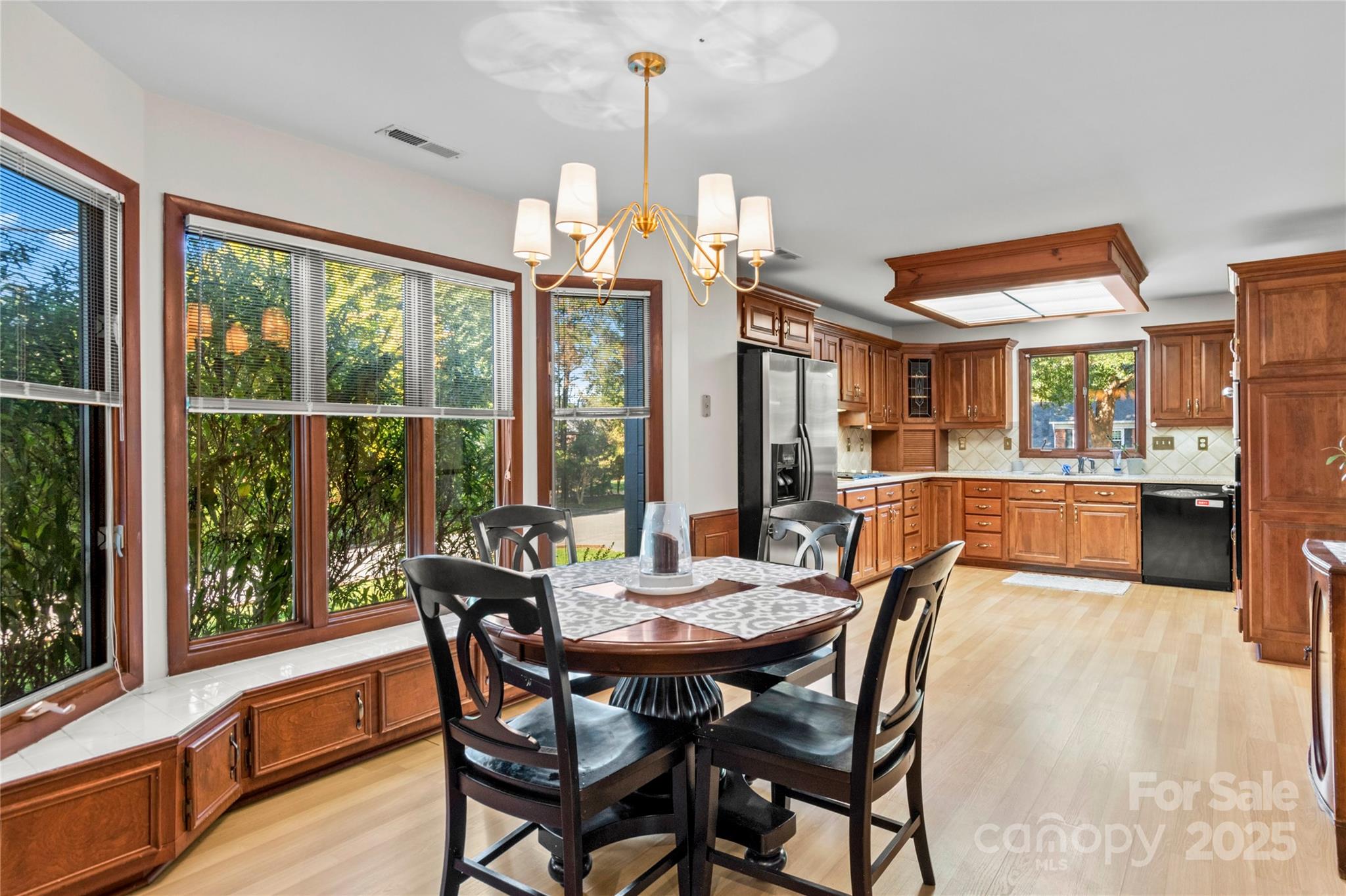 1201 Cliffspring Court Property Photo 16