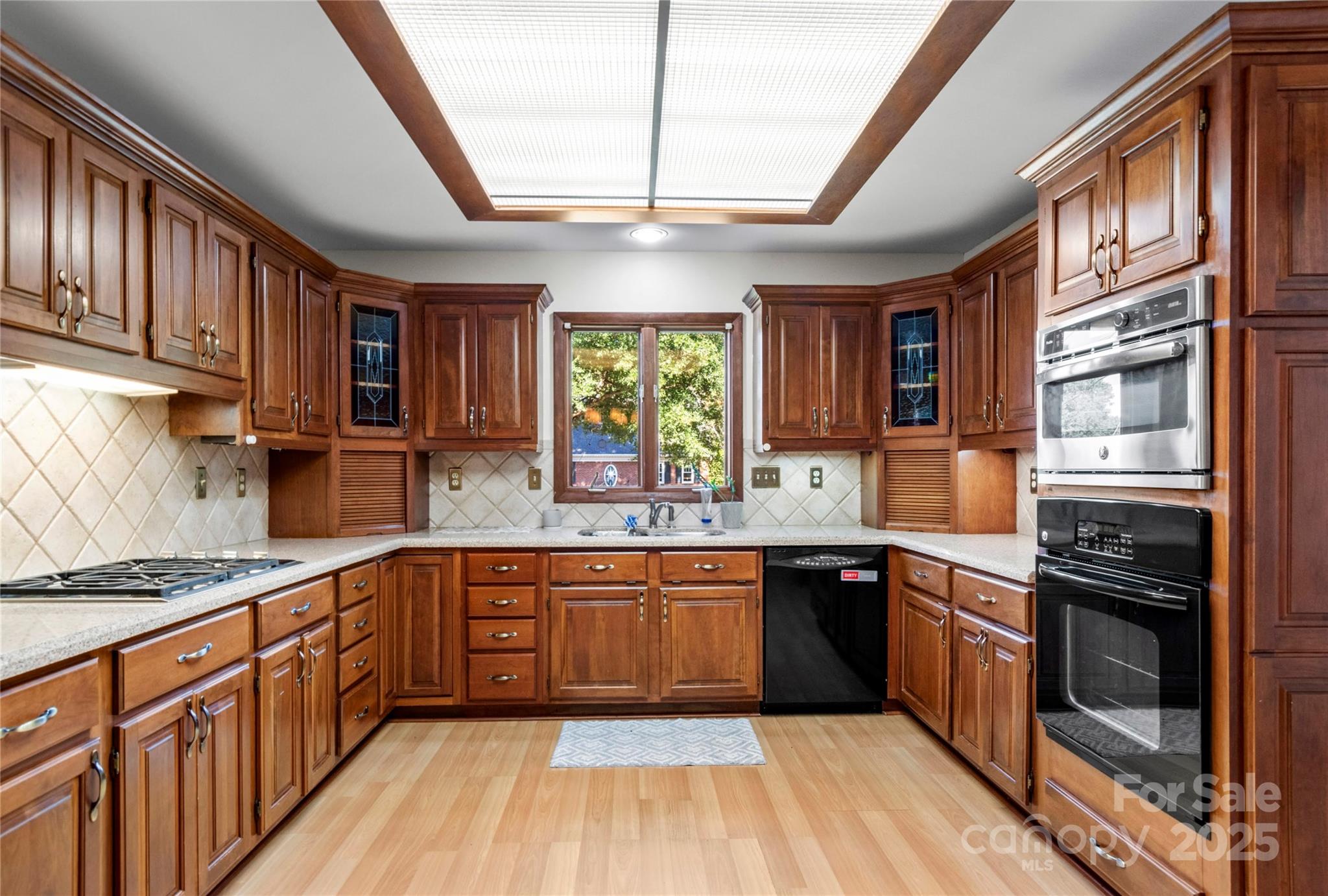 1201 Cliffspring Court Property Photo 17