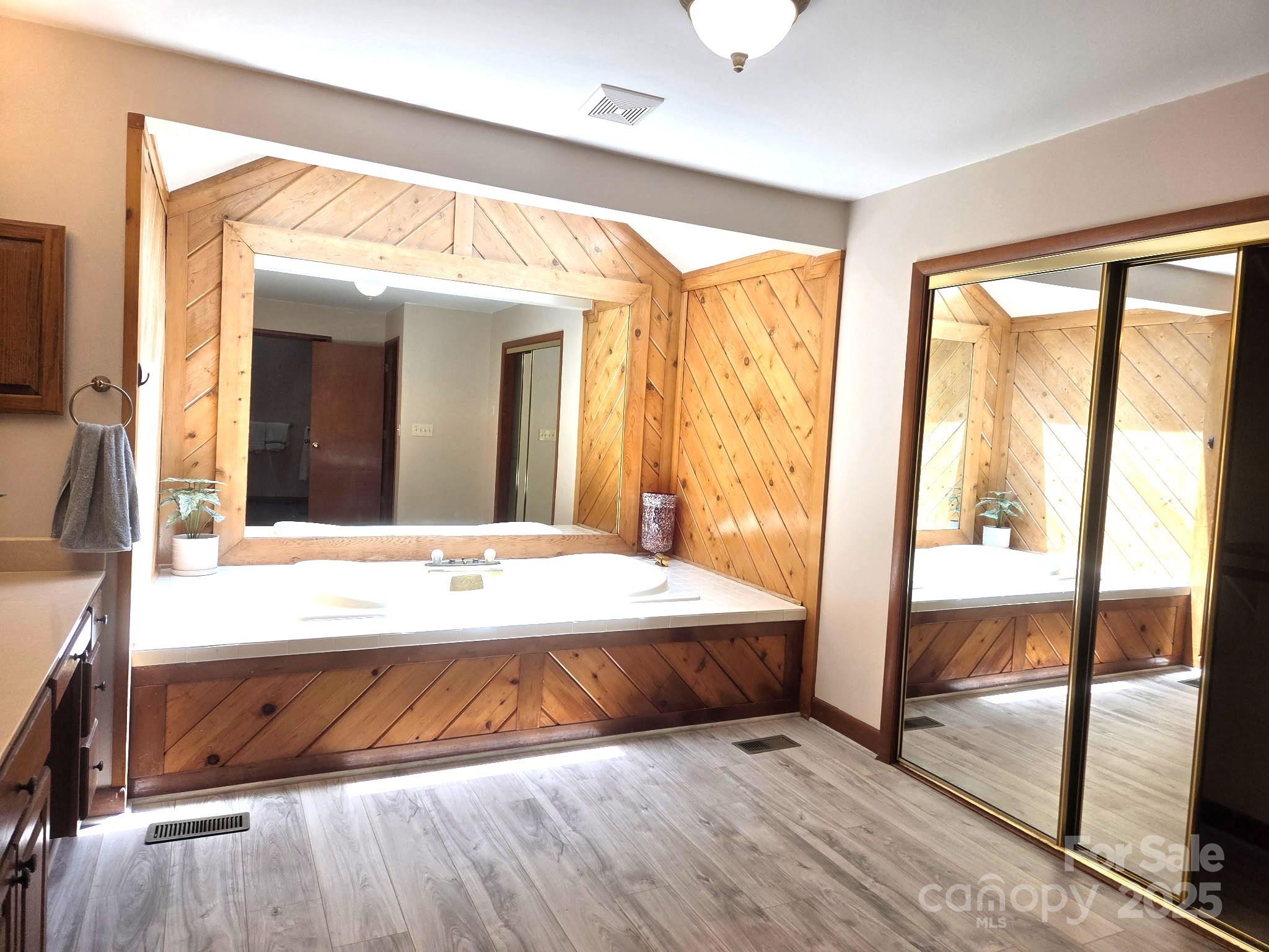 1201 Cliffspring Court Property Photo 27