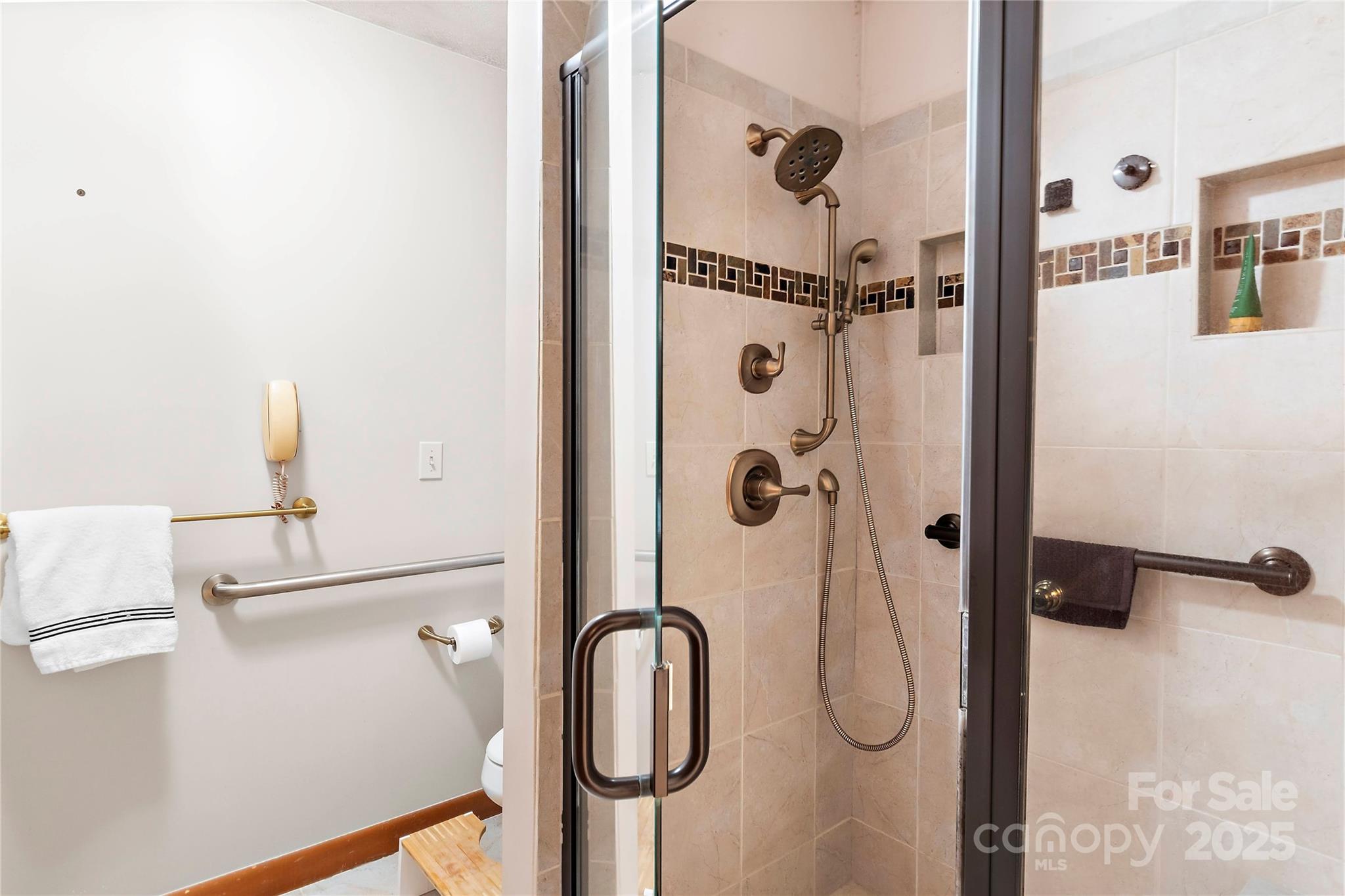 1201 Cliffspring Court Property Photo 28