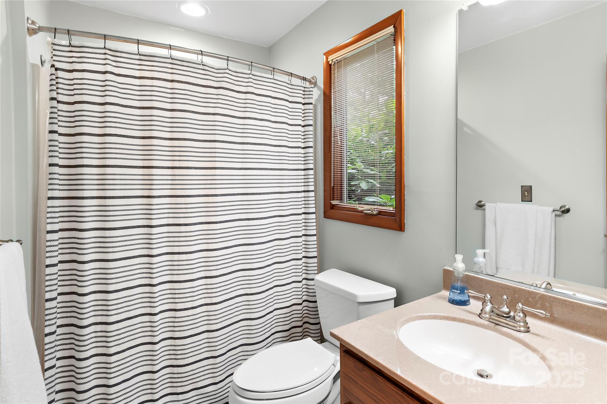 1201 Cliffspring Court Property Photo 31