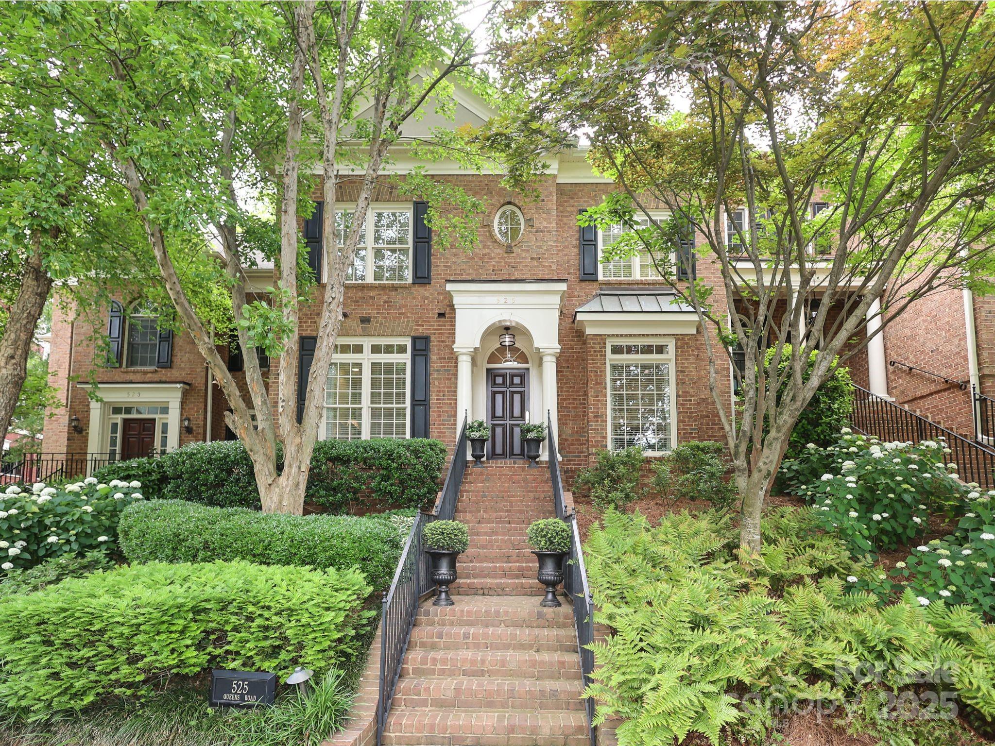 525 Queens Road Property Photo 1