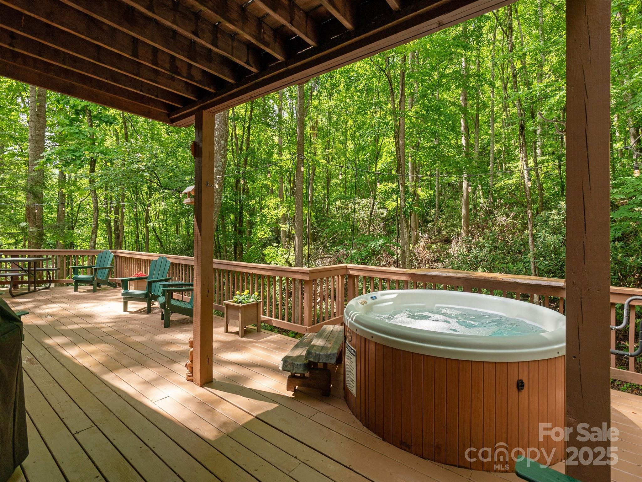 141 Creekside Drive Property Photo 6