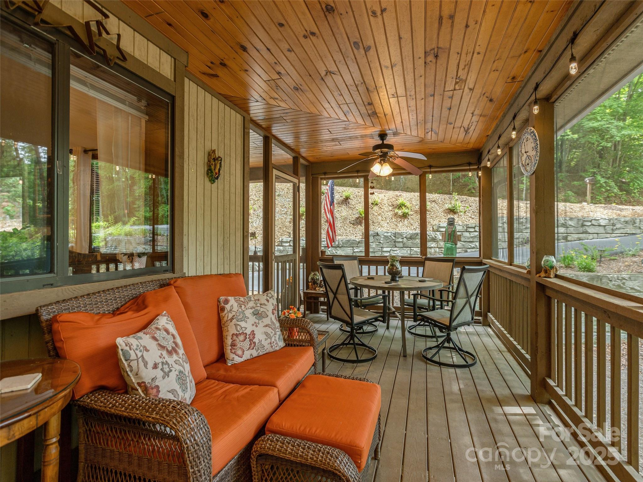 141 Creekside Drive Property Photo 8