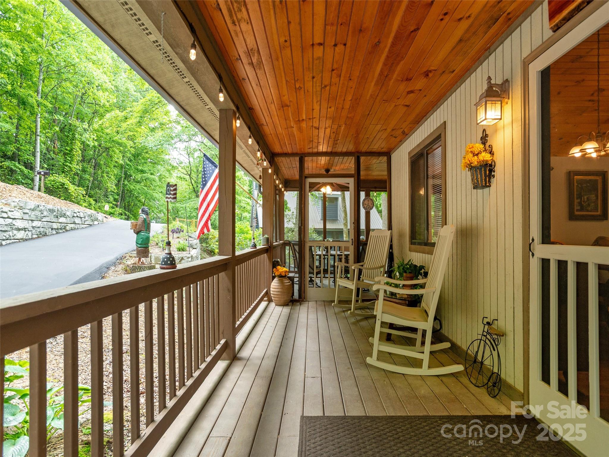 141 Creekside Drive Property Photo 9