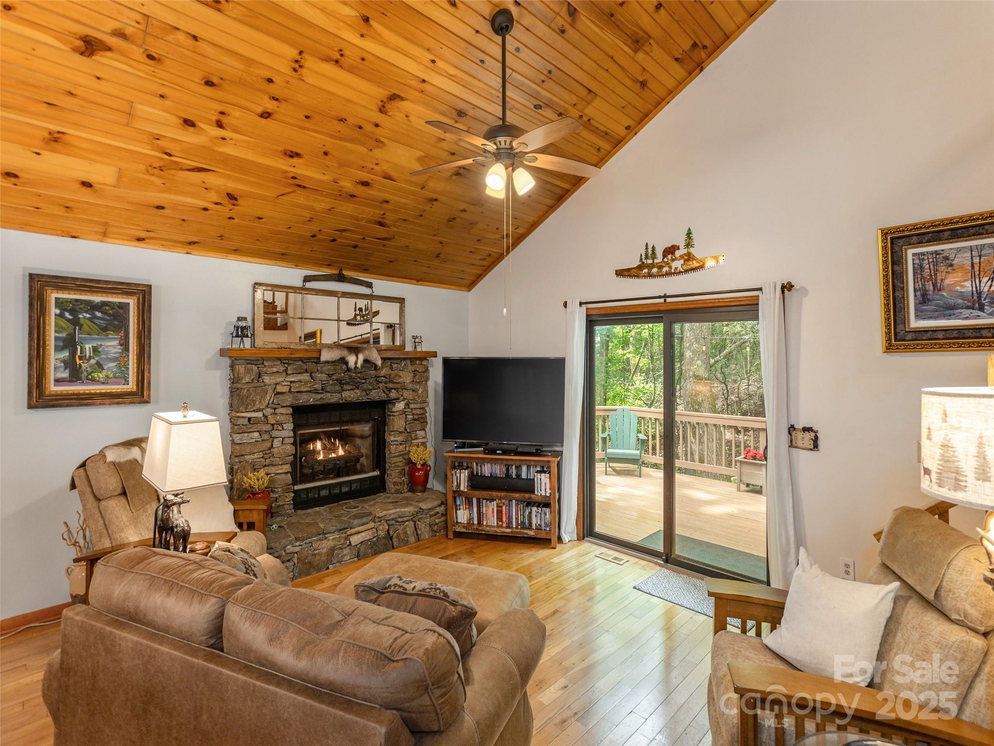 141 Creekside Drive Property Photo 11