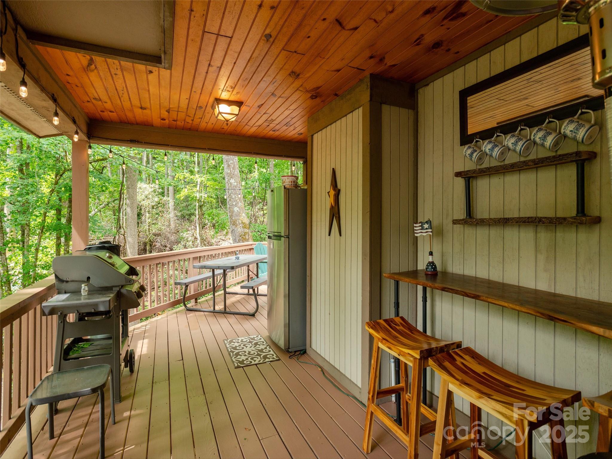 141 Creekside Drive Property Photo 16