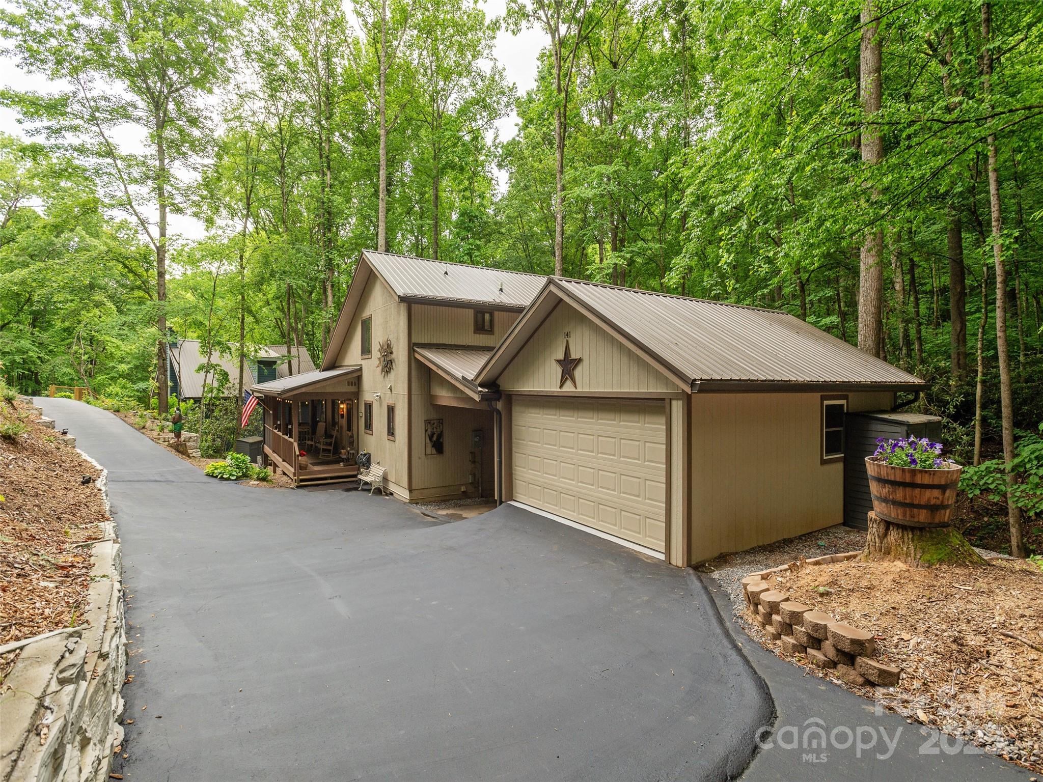 141 Creekside Drive Property Photo 36