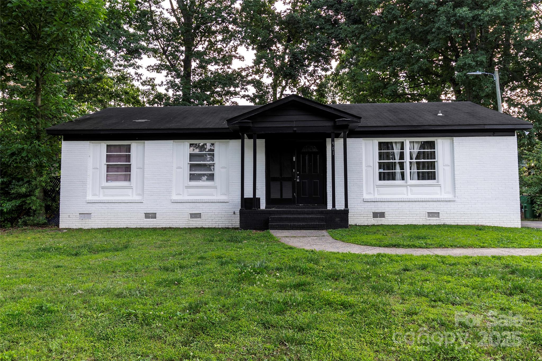 901 Echo Glen Road Property Photo 1