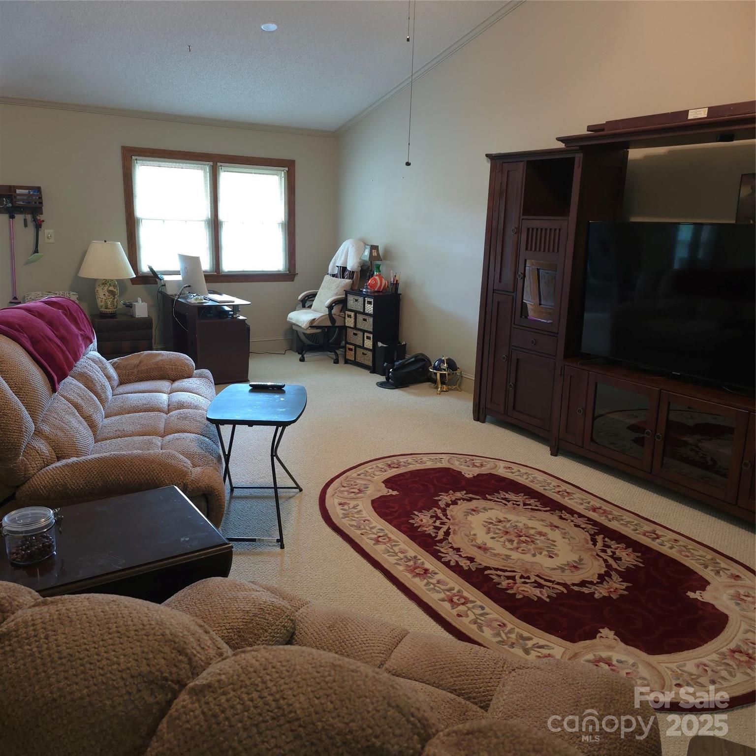 600 Colby Circle Property Photo 3