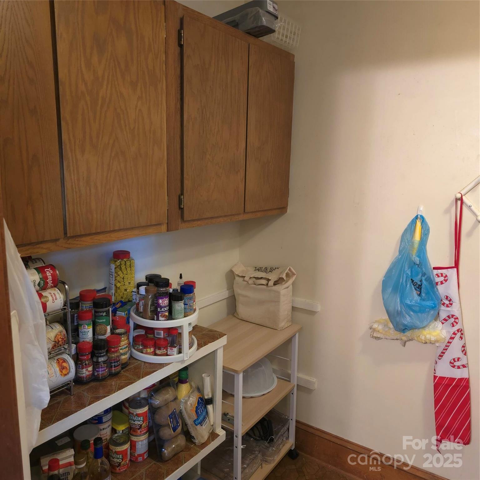 600 Colby Circle Property Photo 16