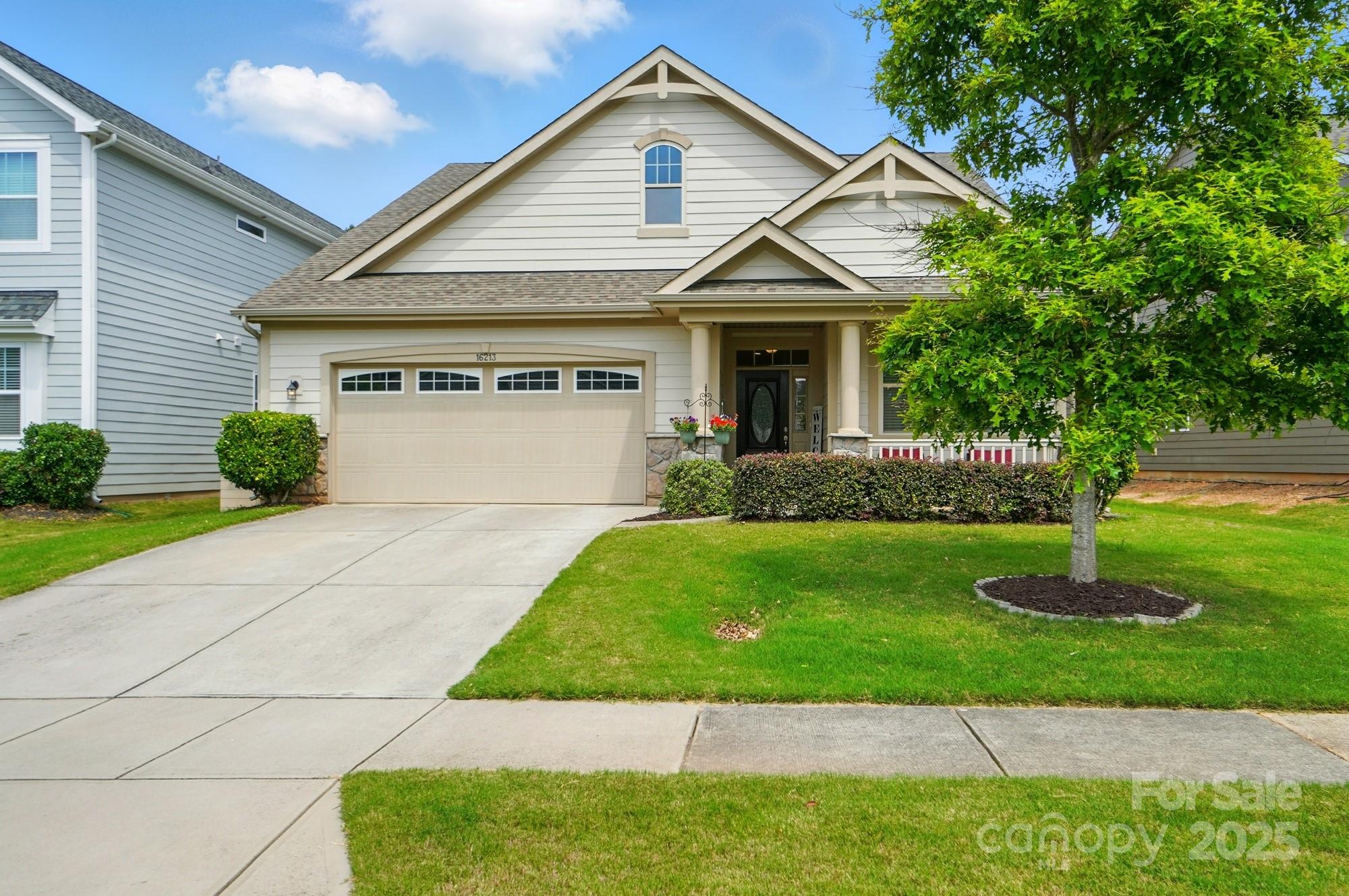 16213 Kelby Cove Property Photo 1