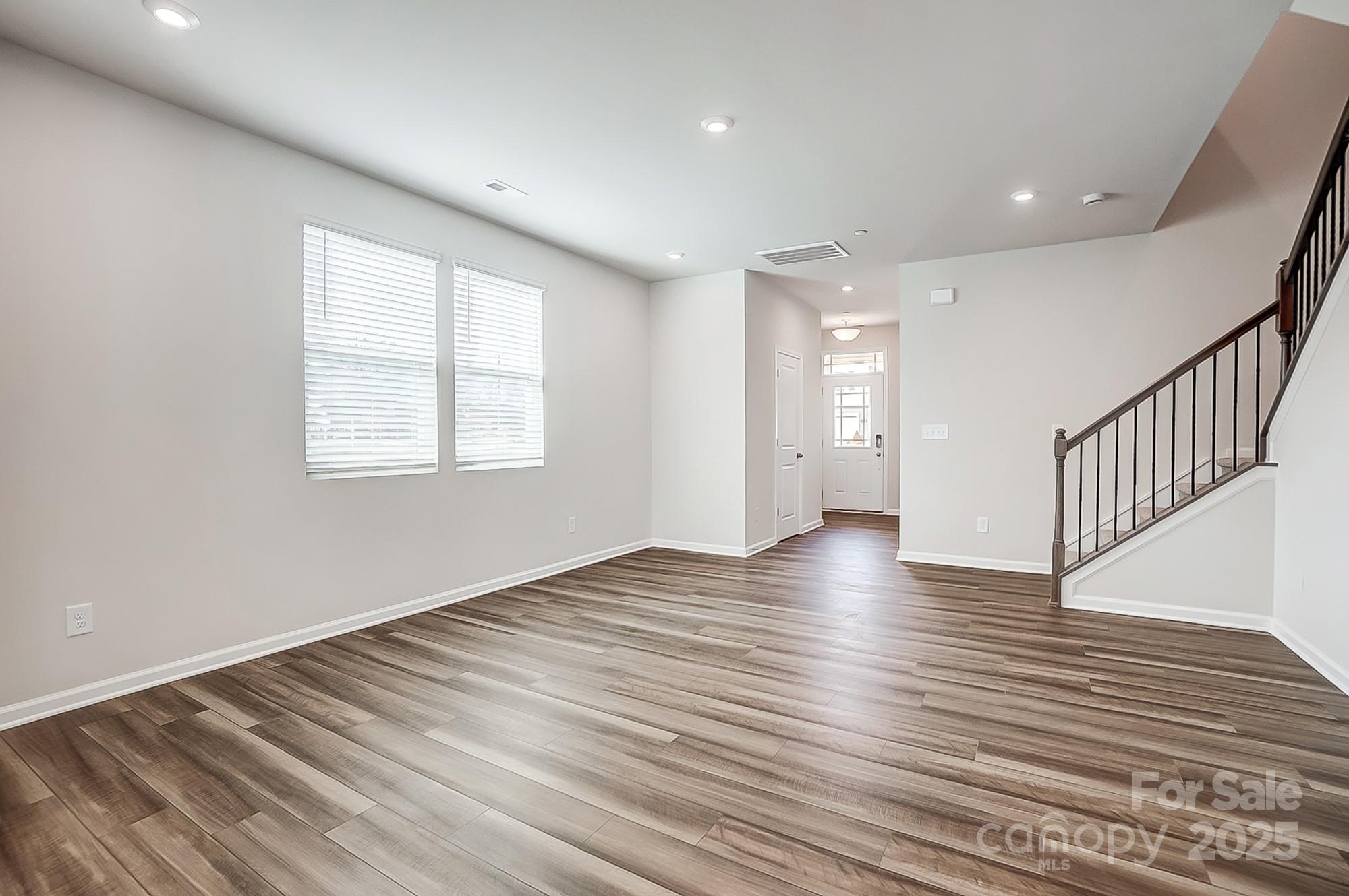 3030 Big Bend Drive Property Photo 4