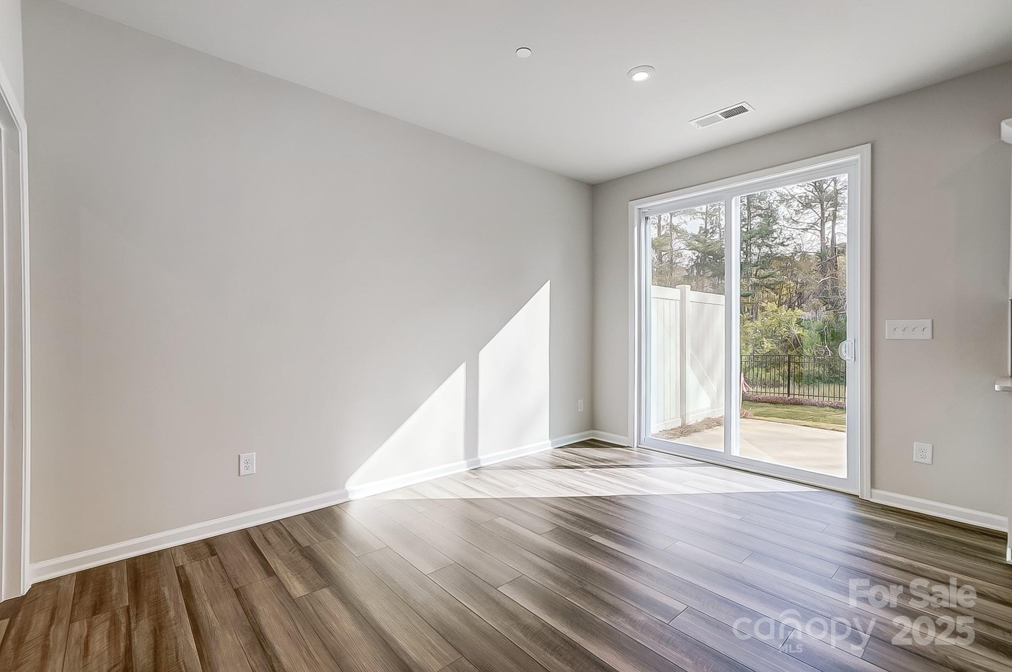 3030 Big Bend Drive Property Photo 11