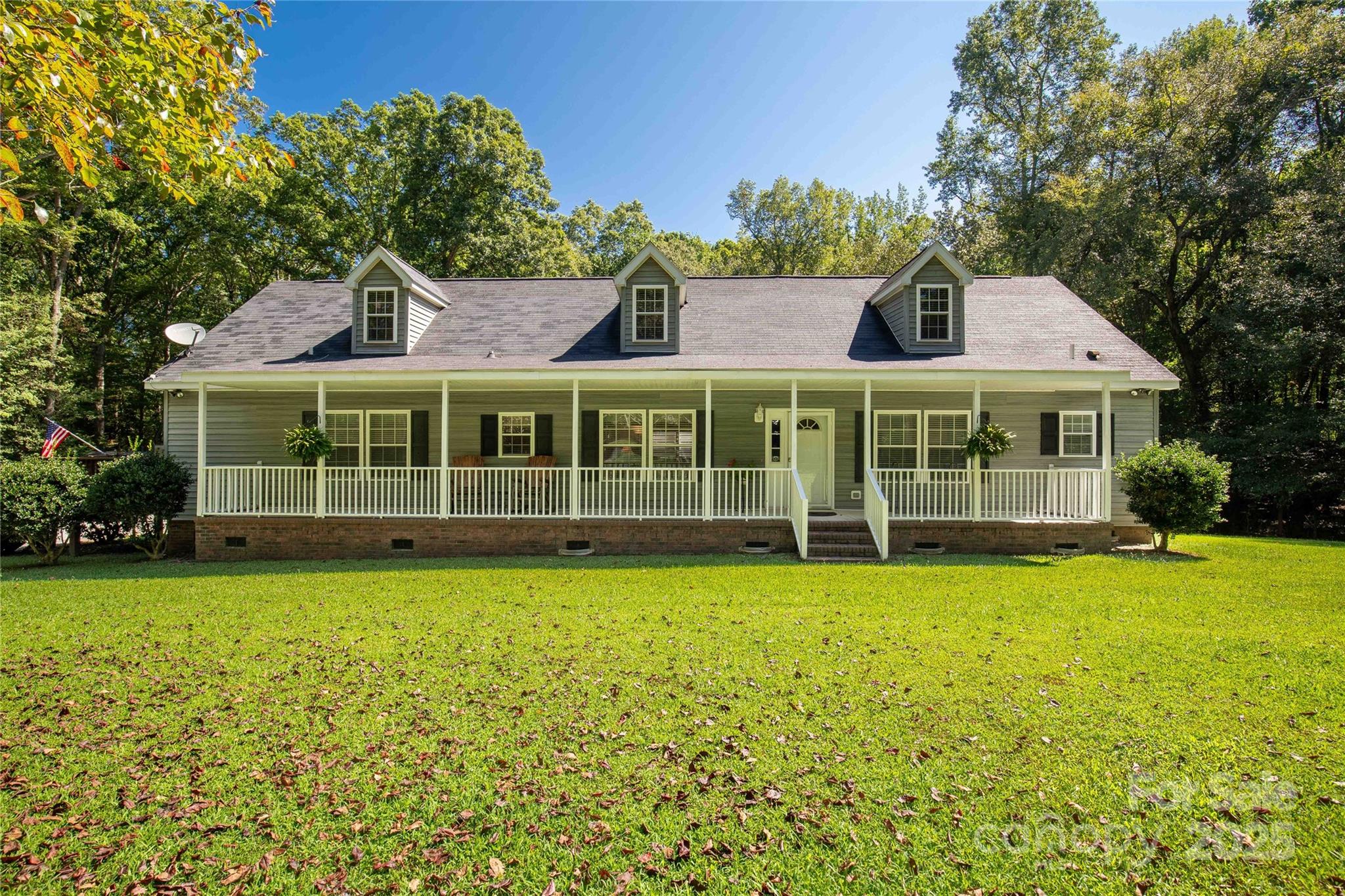 1738 Charlotte Highway Property Photo 3