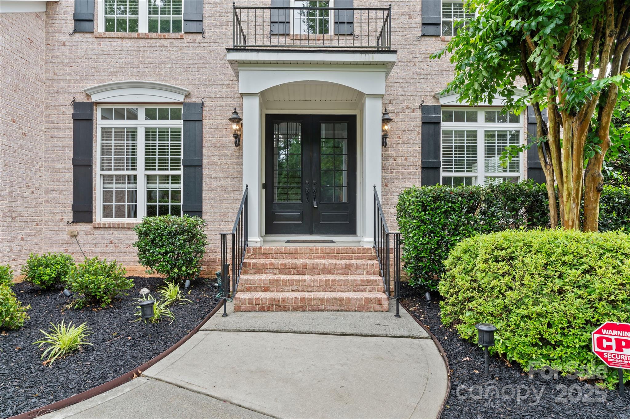 13716 Glen Abbey Drive Property Photo 3