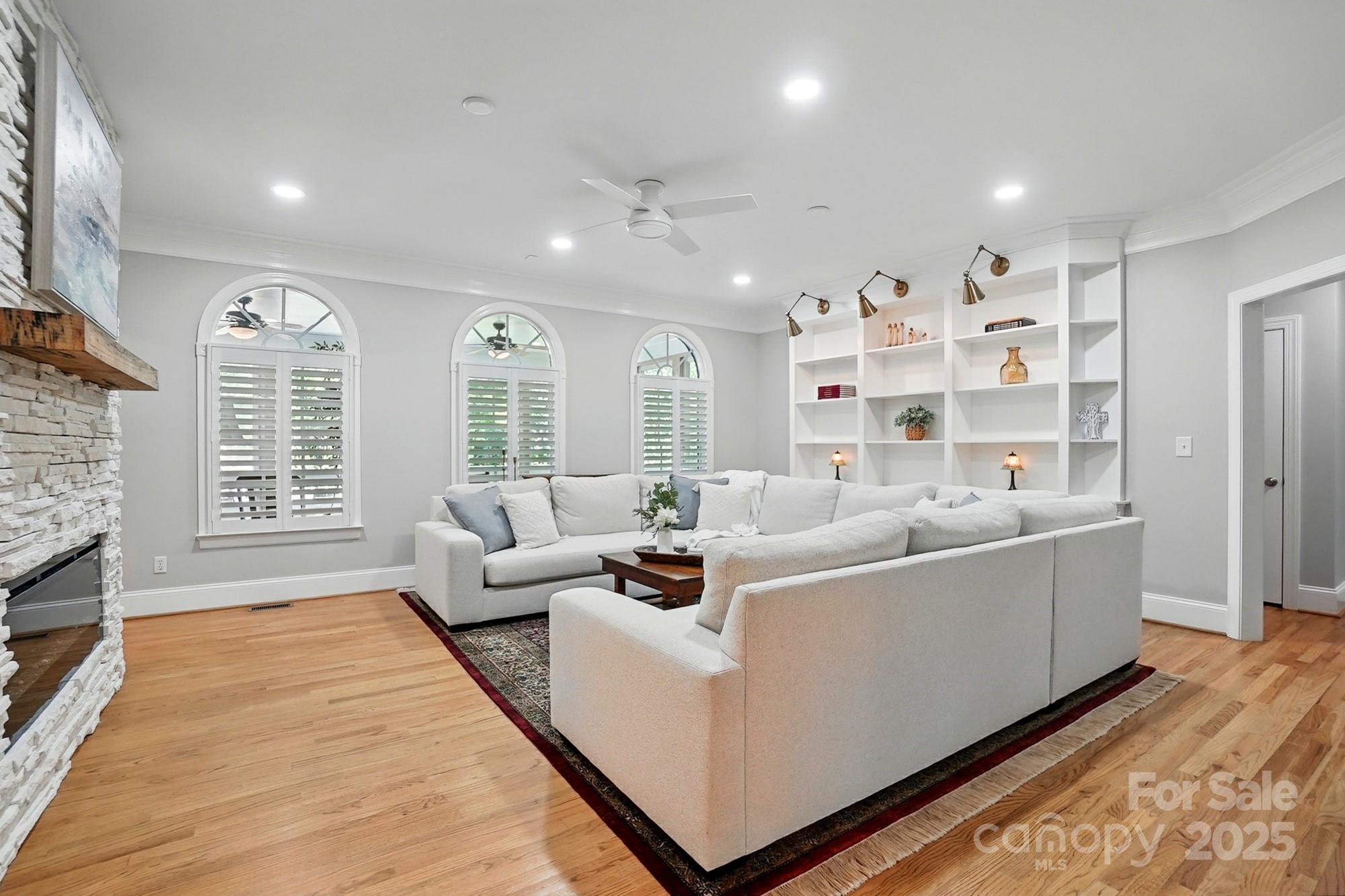 102 Rosewood Lane Property Photo 4