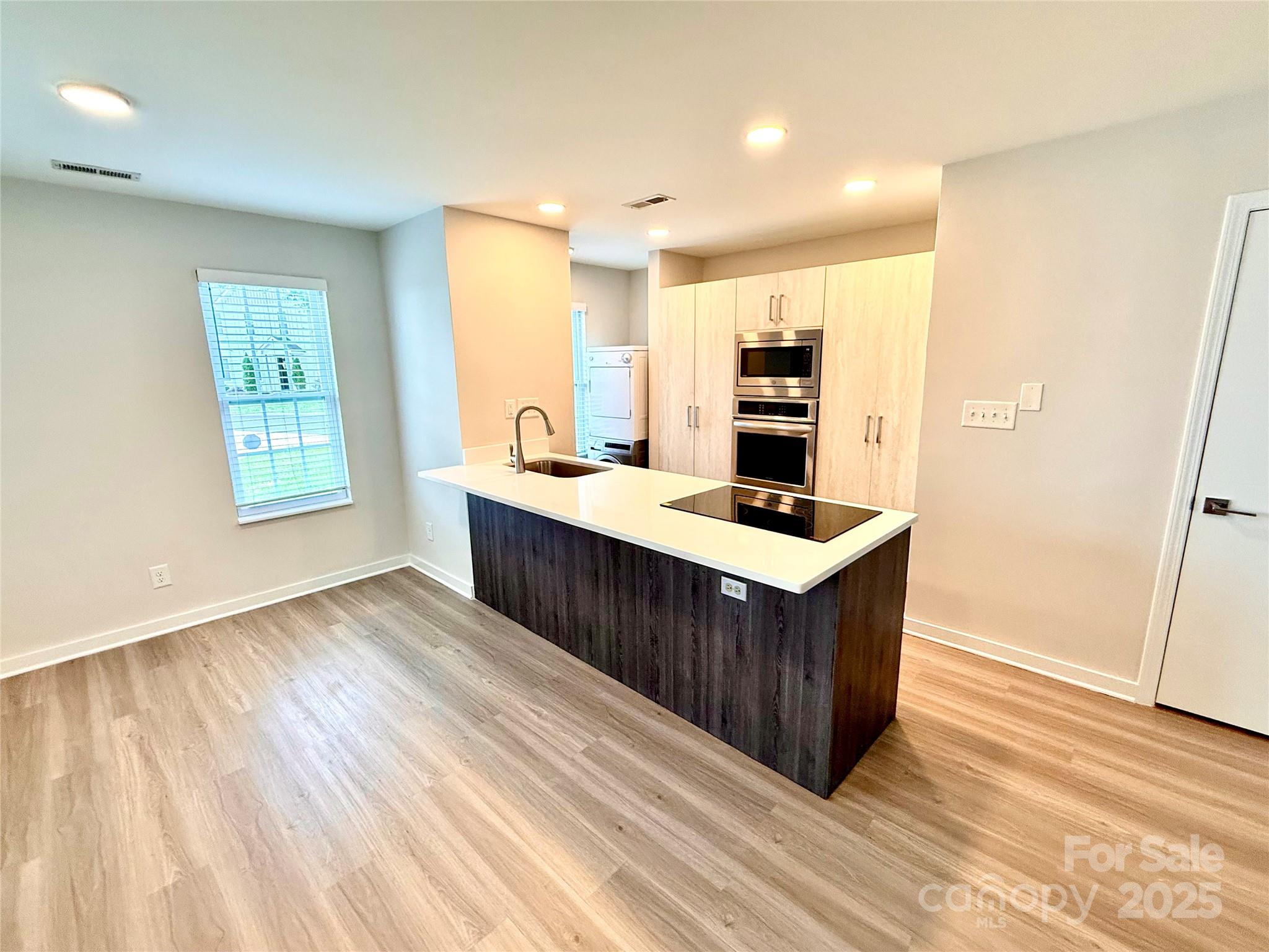 1519 Briar Creek Road B Property Photo 3