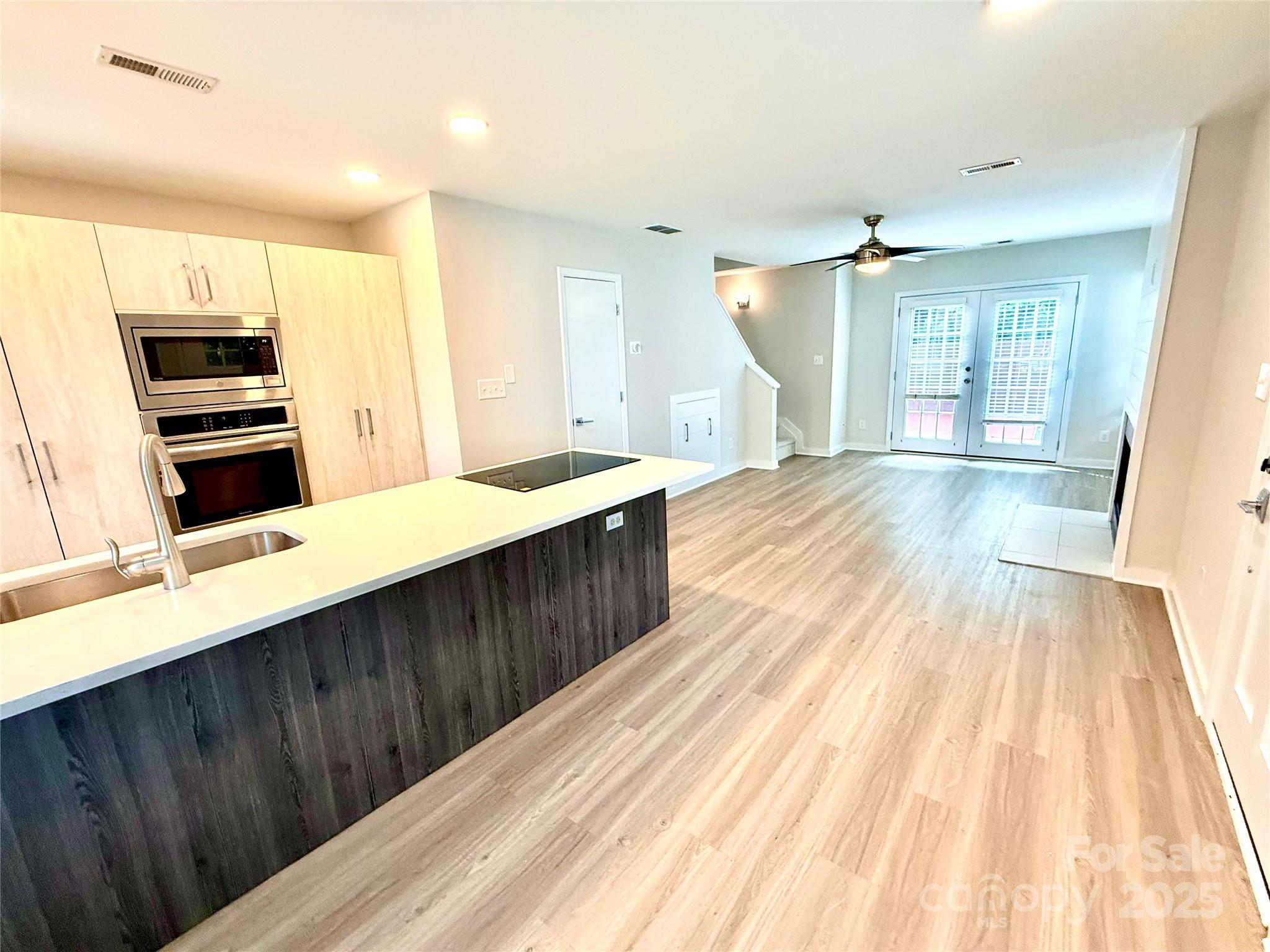 1519 Briar Creek Road B Property Photo 6