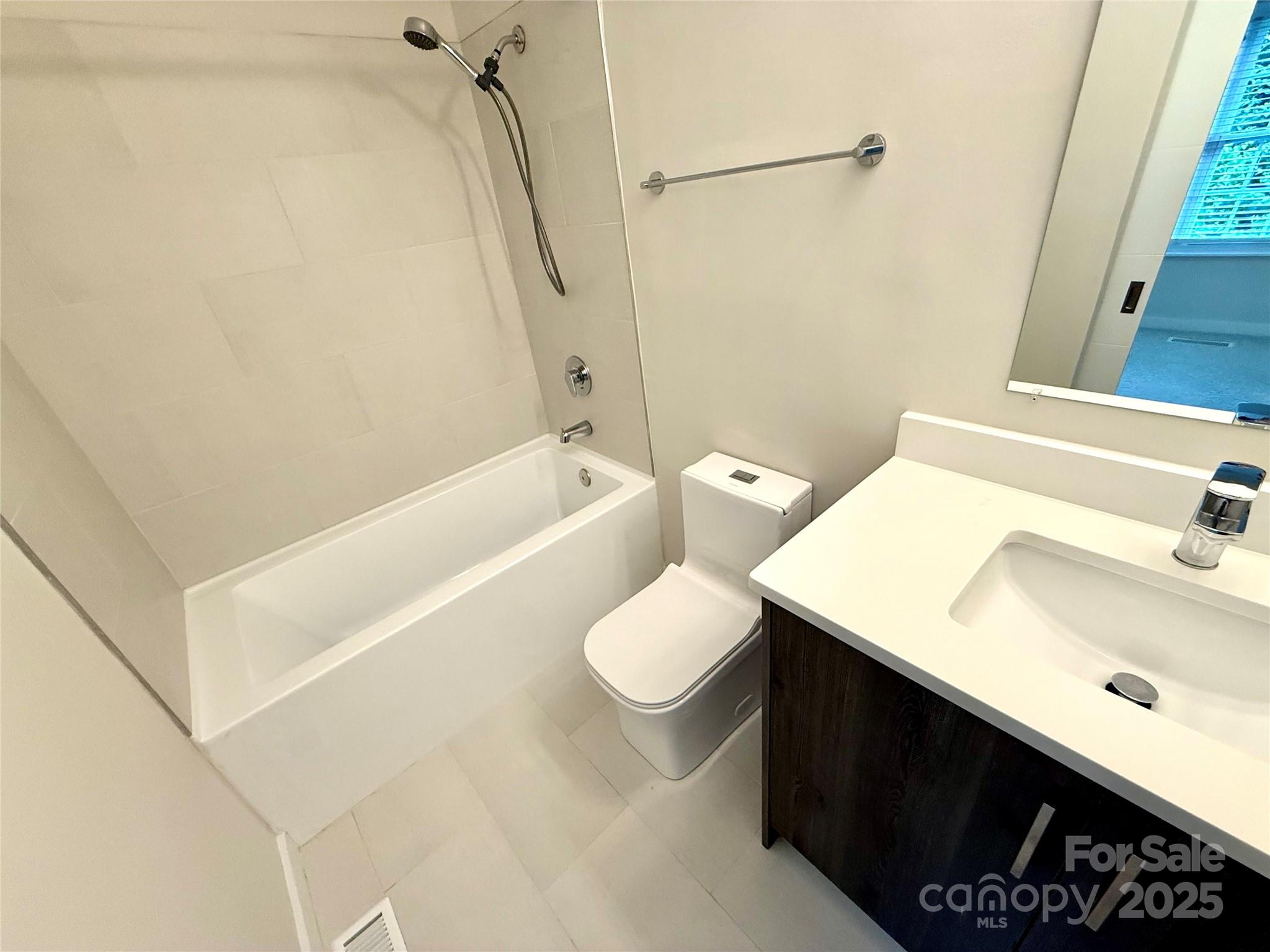 1519 Briar Creek Road B Property Photo 21