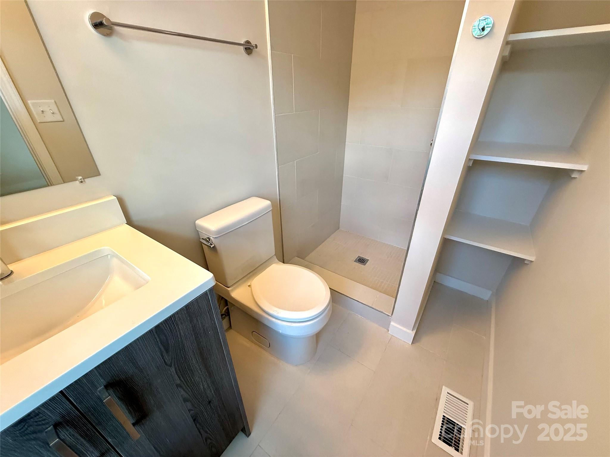 1519 Briar Creek Road B Property Photo 26