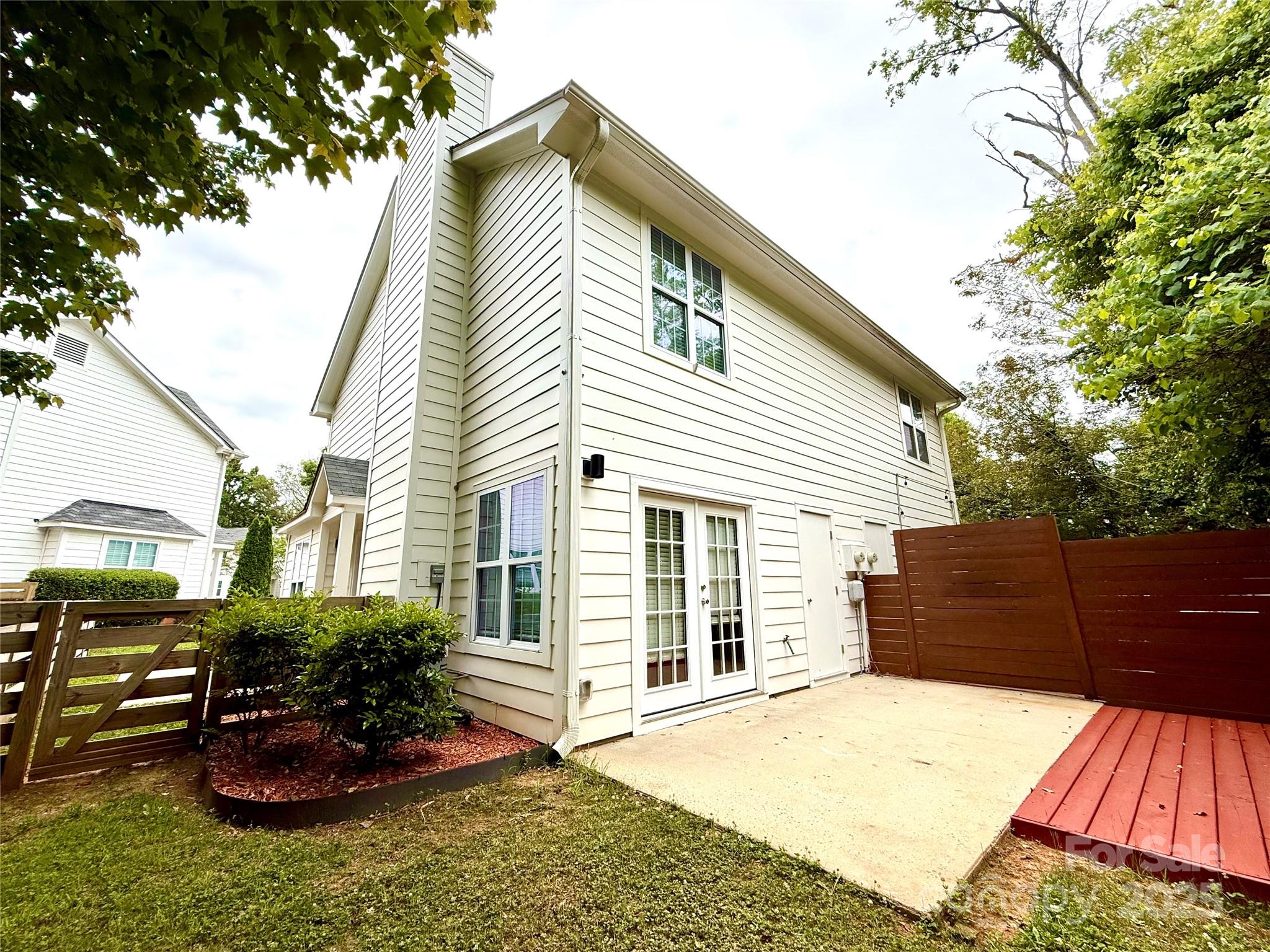 1519 Briar Creek Road B Property Photo 27