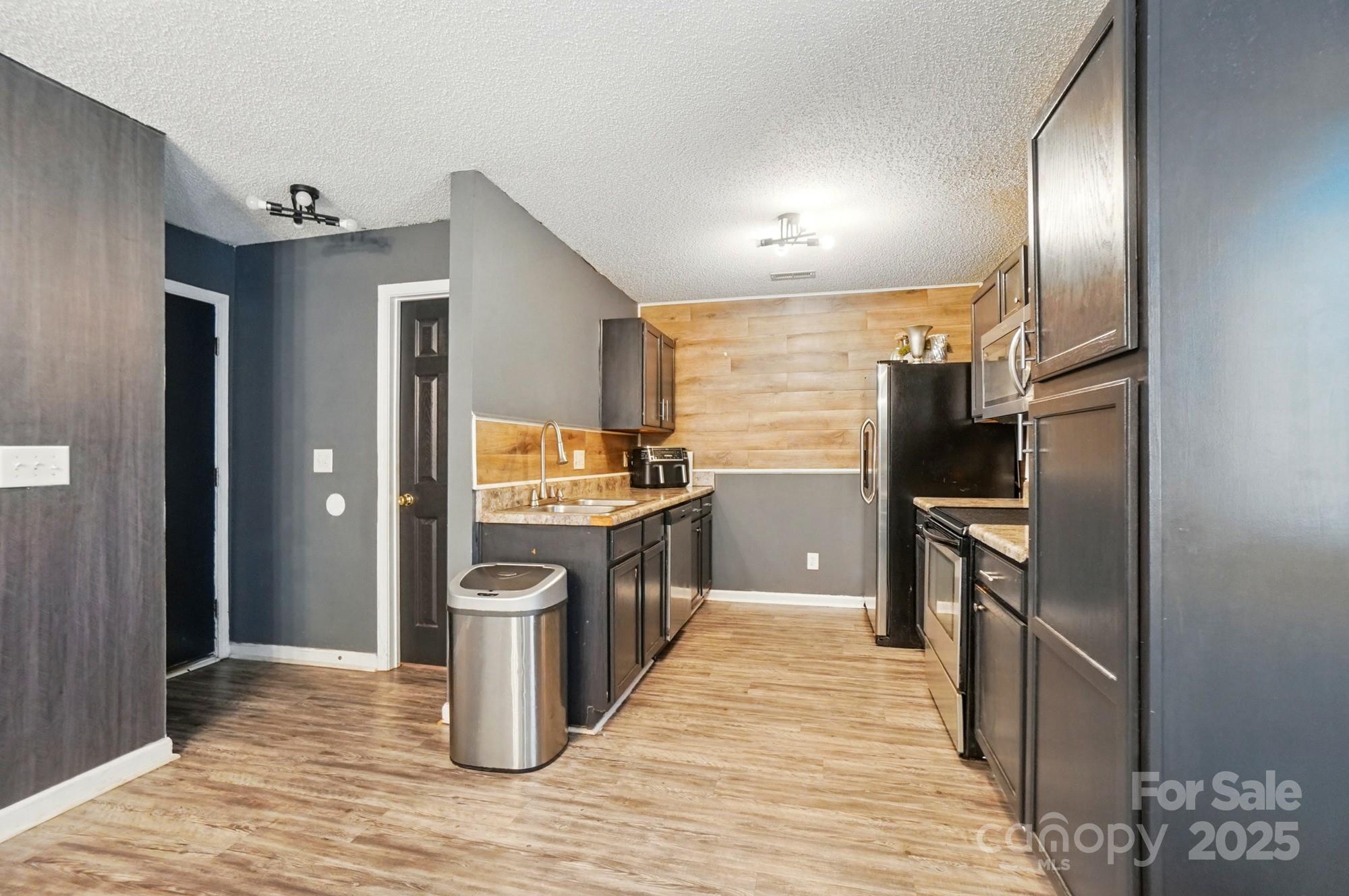 4916 Oak Pasture Lane Property Photo 15