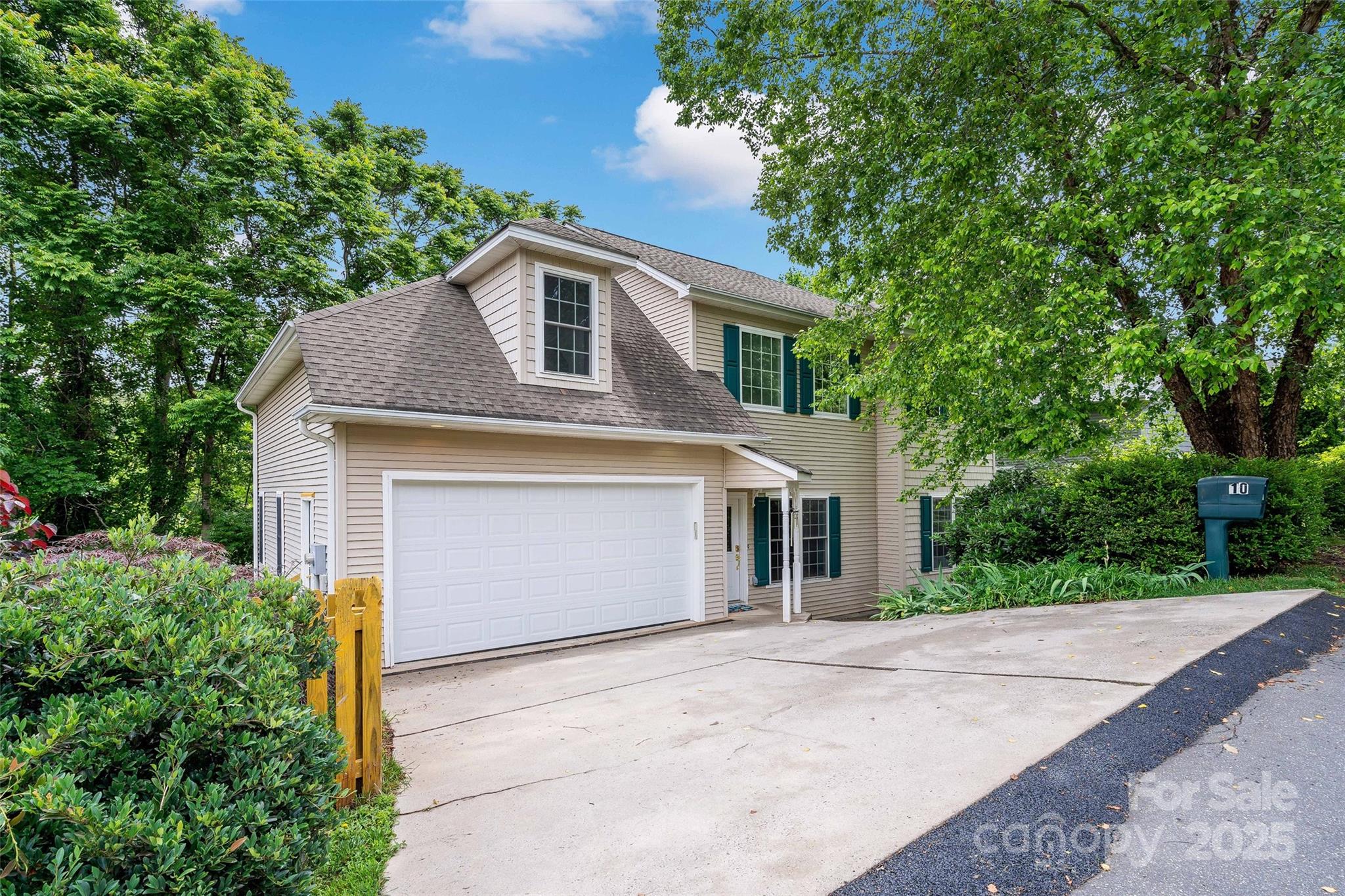 10 Village East Court Property Photo 1