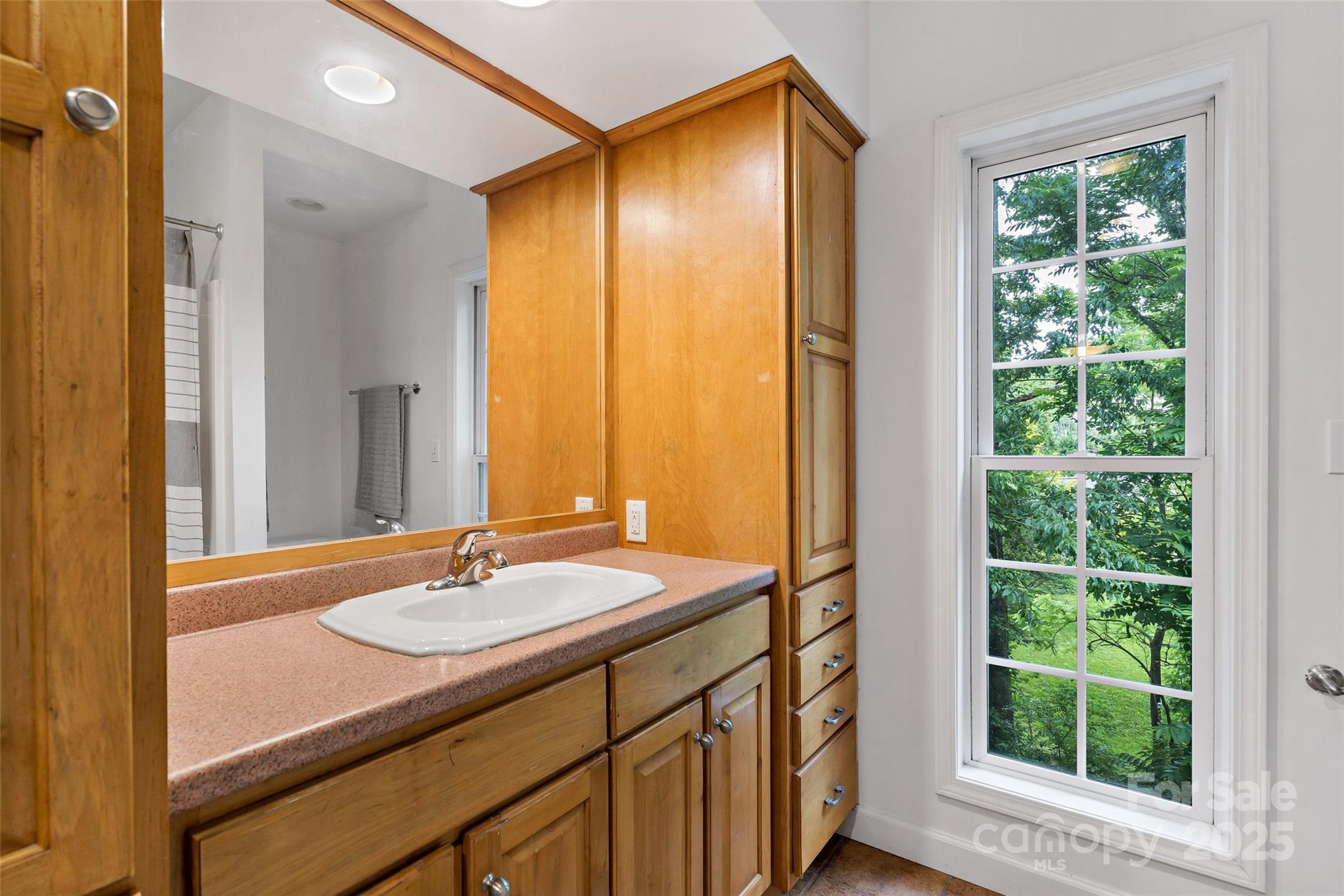 10 Village East Court Property Photo 17