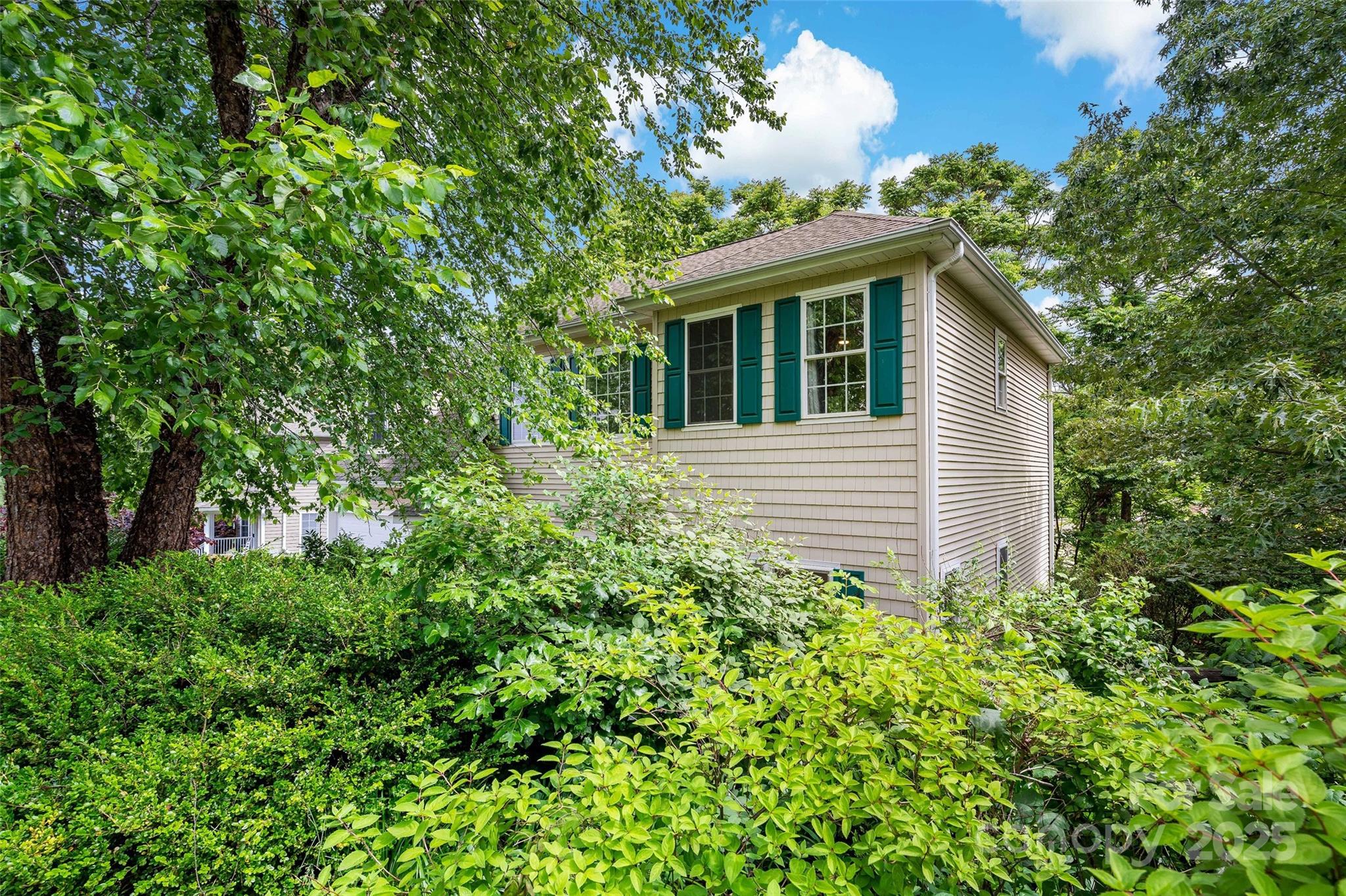 10 Village East Court Property Photo 41