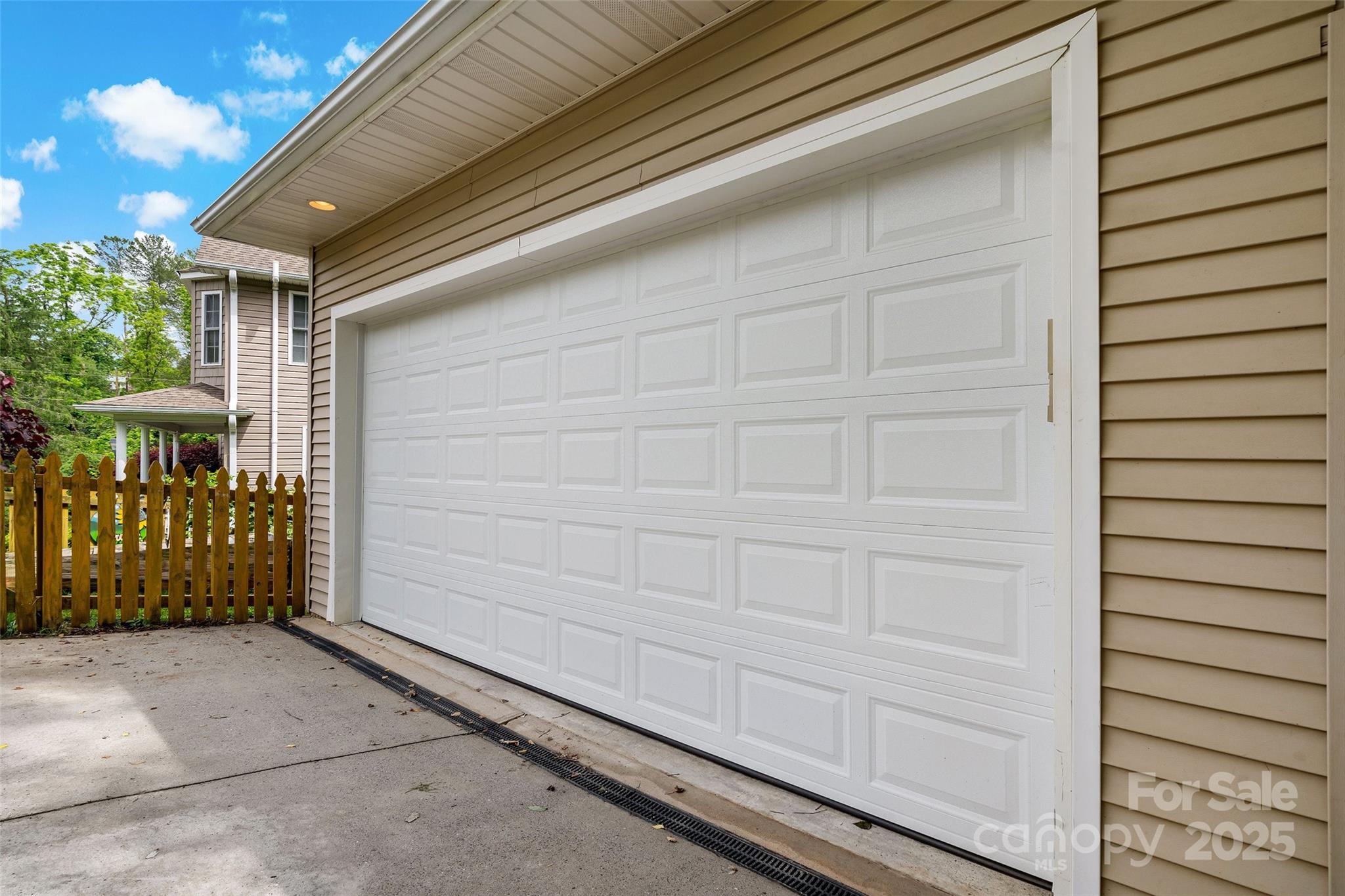 10 Village East Court Property Photo 42