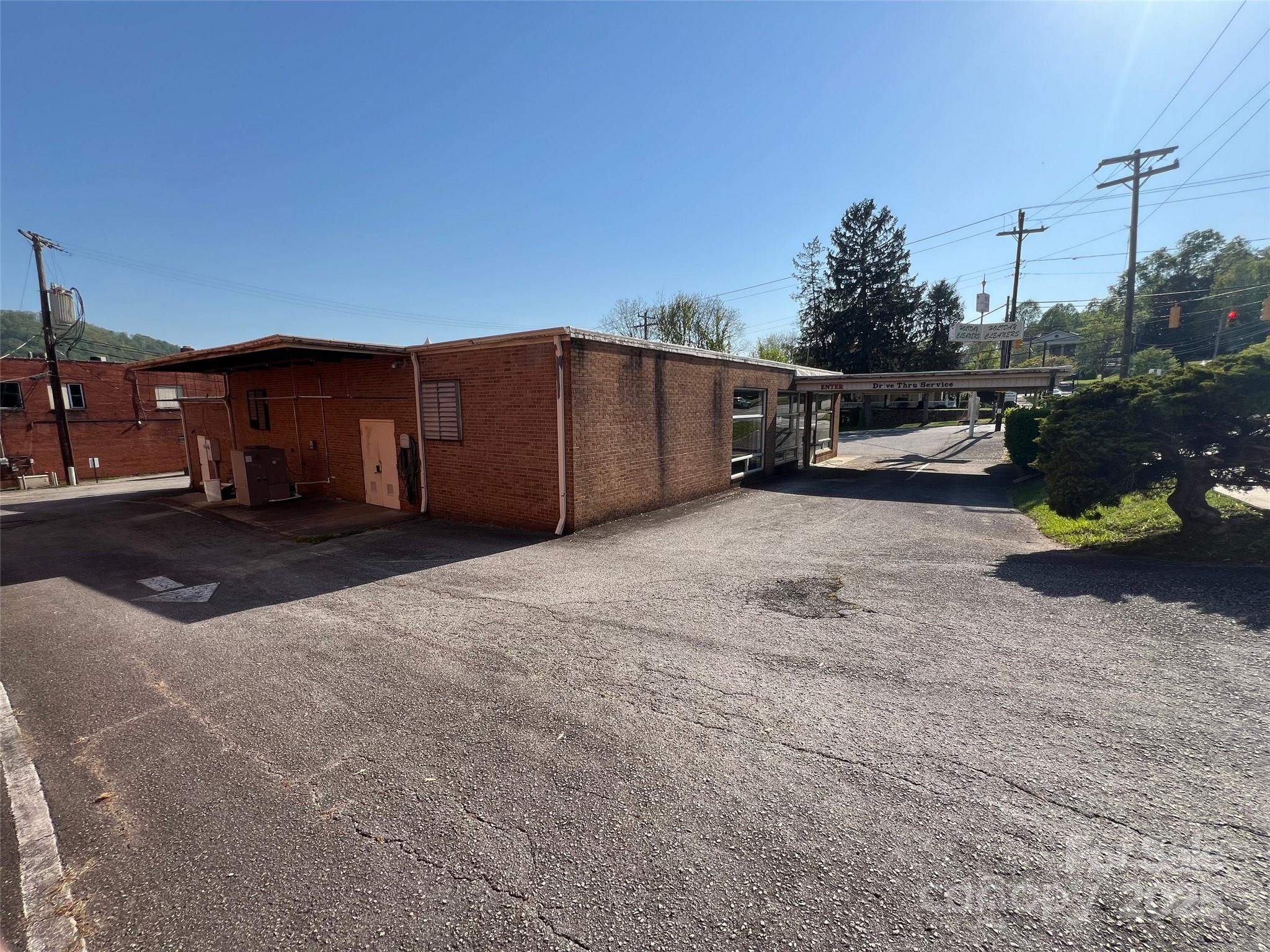 166 N Logan Street Property Photo 14
