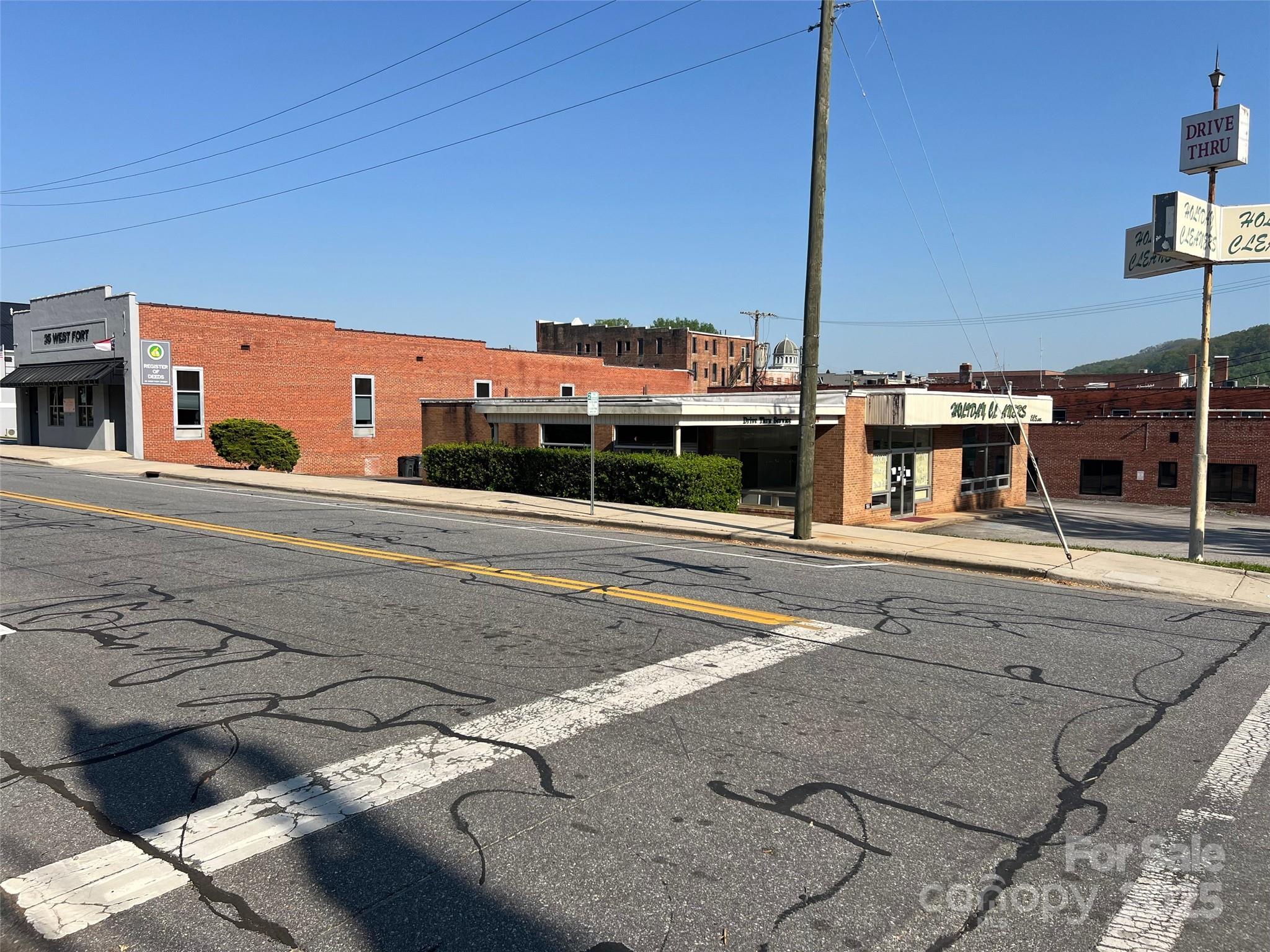 166 N Logan Street Property Photo 19
