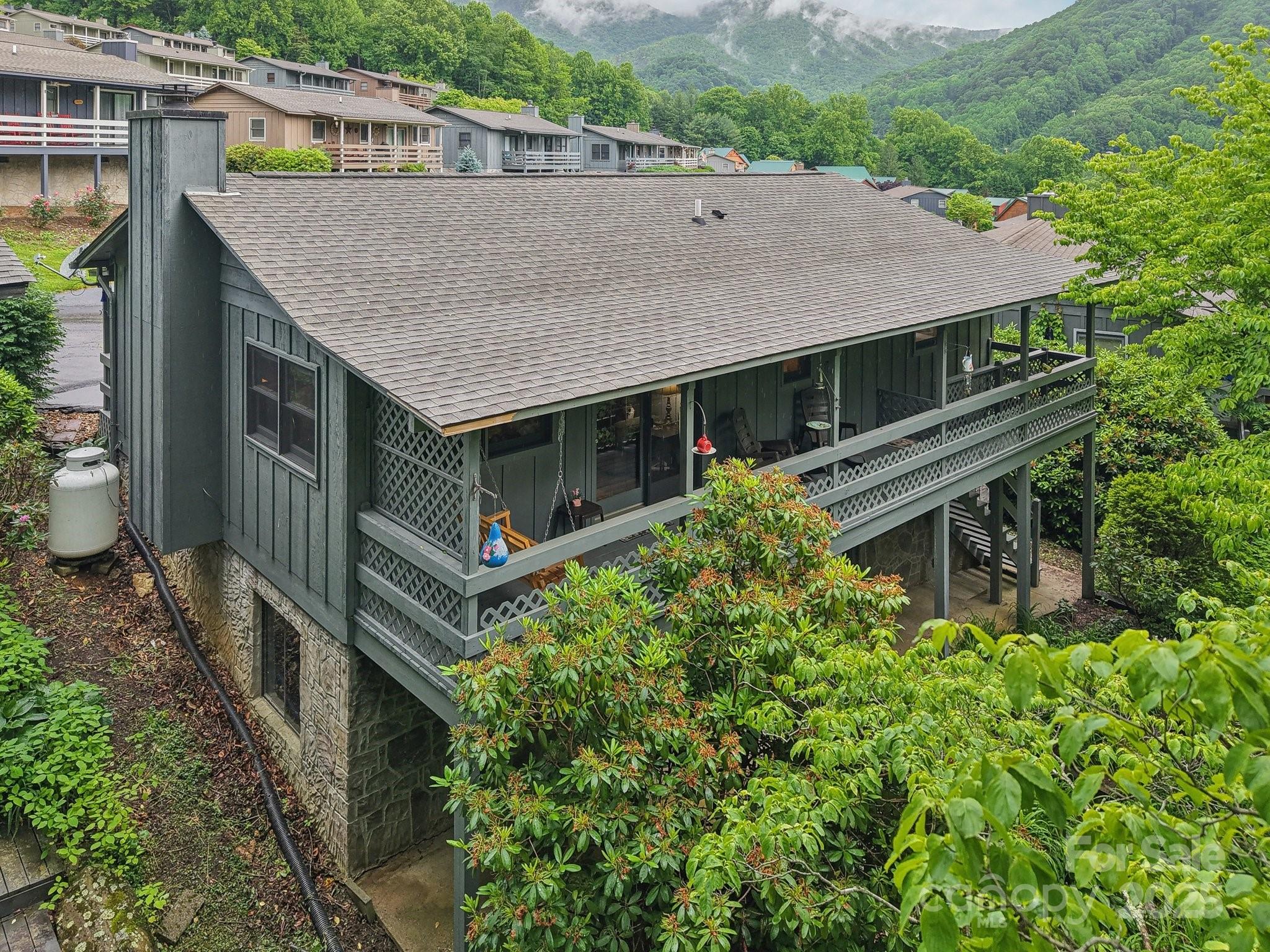 418 Stoney Ridge Loop Property Photo 1