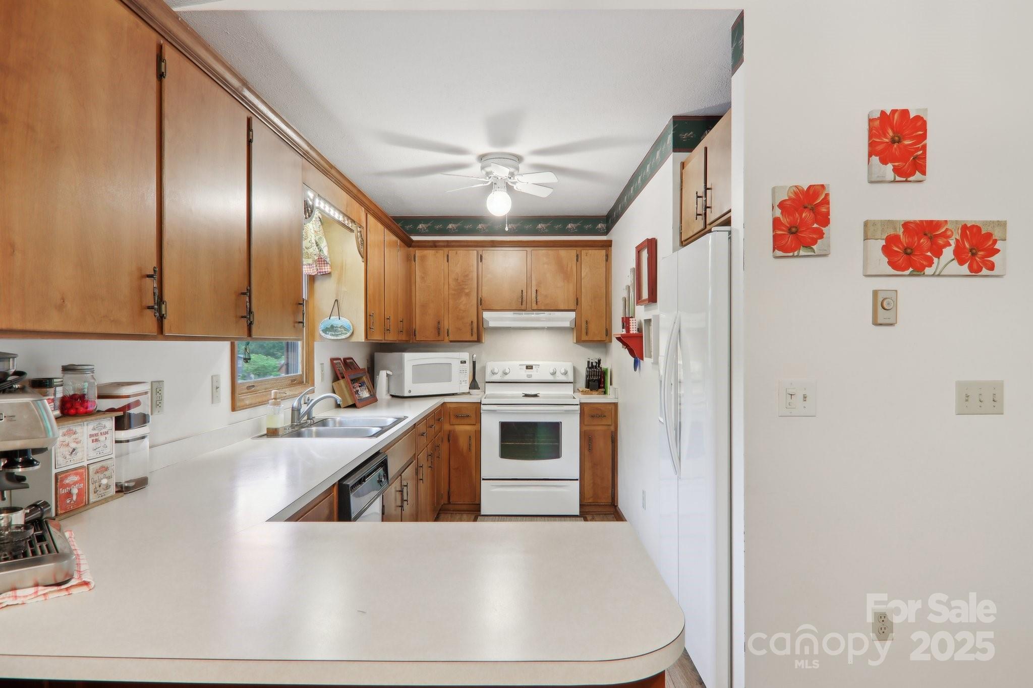 418 Stoney Ridge Loop Property Photo 16