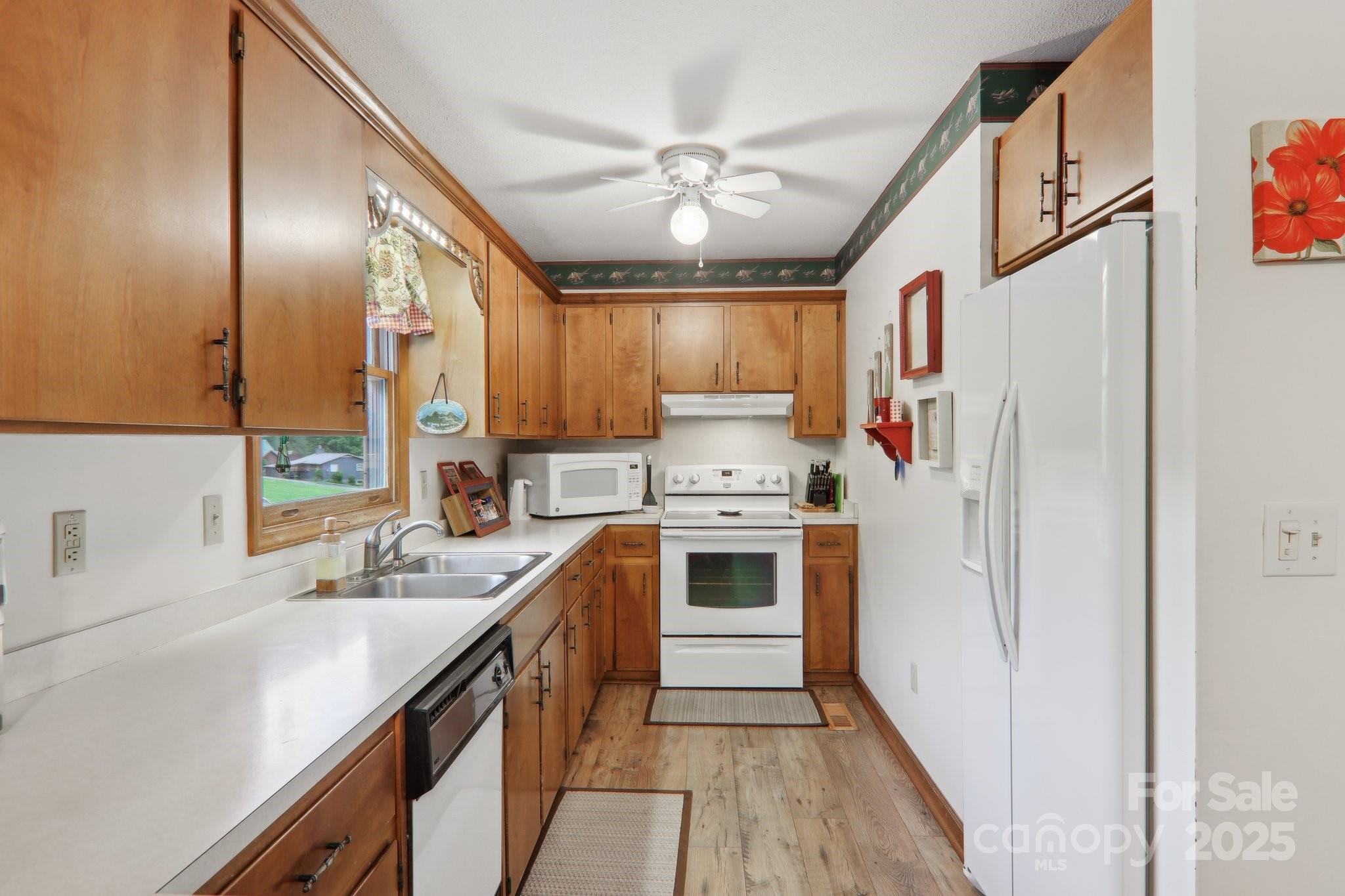 418 Stoney Ridge Loop Property Photo 17