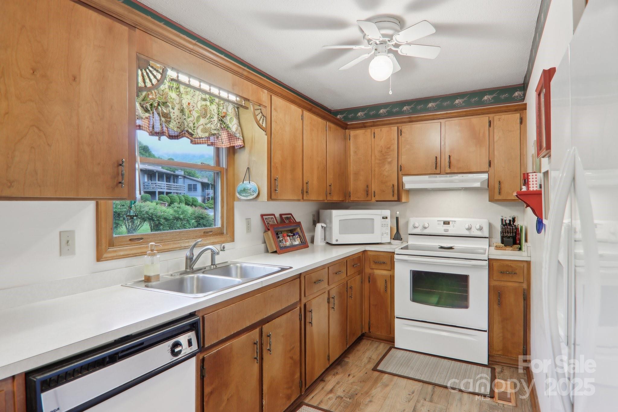 418 Stoney Ridge Loop Property Photo 18