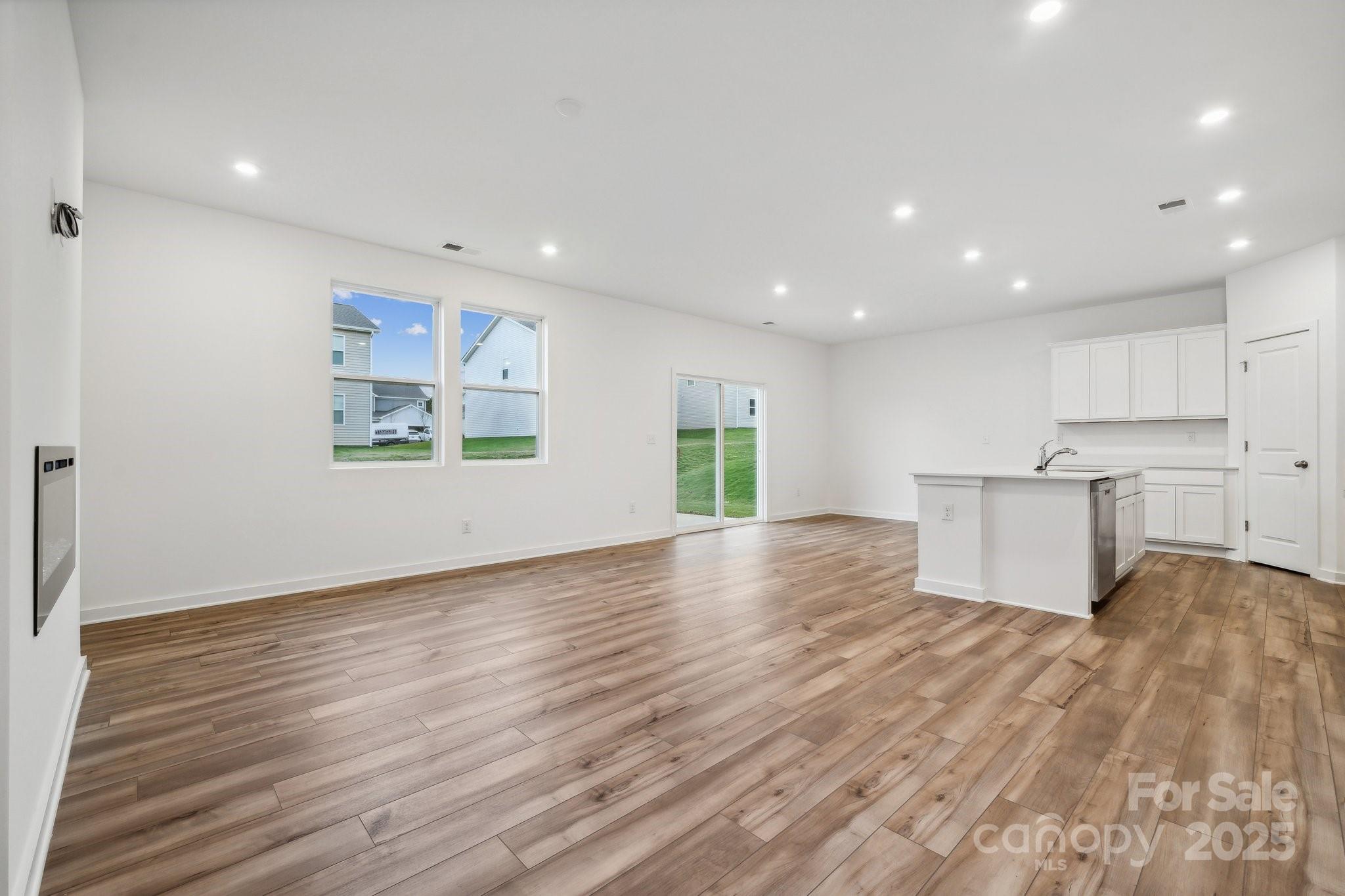 270 Bezelle Avenue Property Photo 3