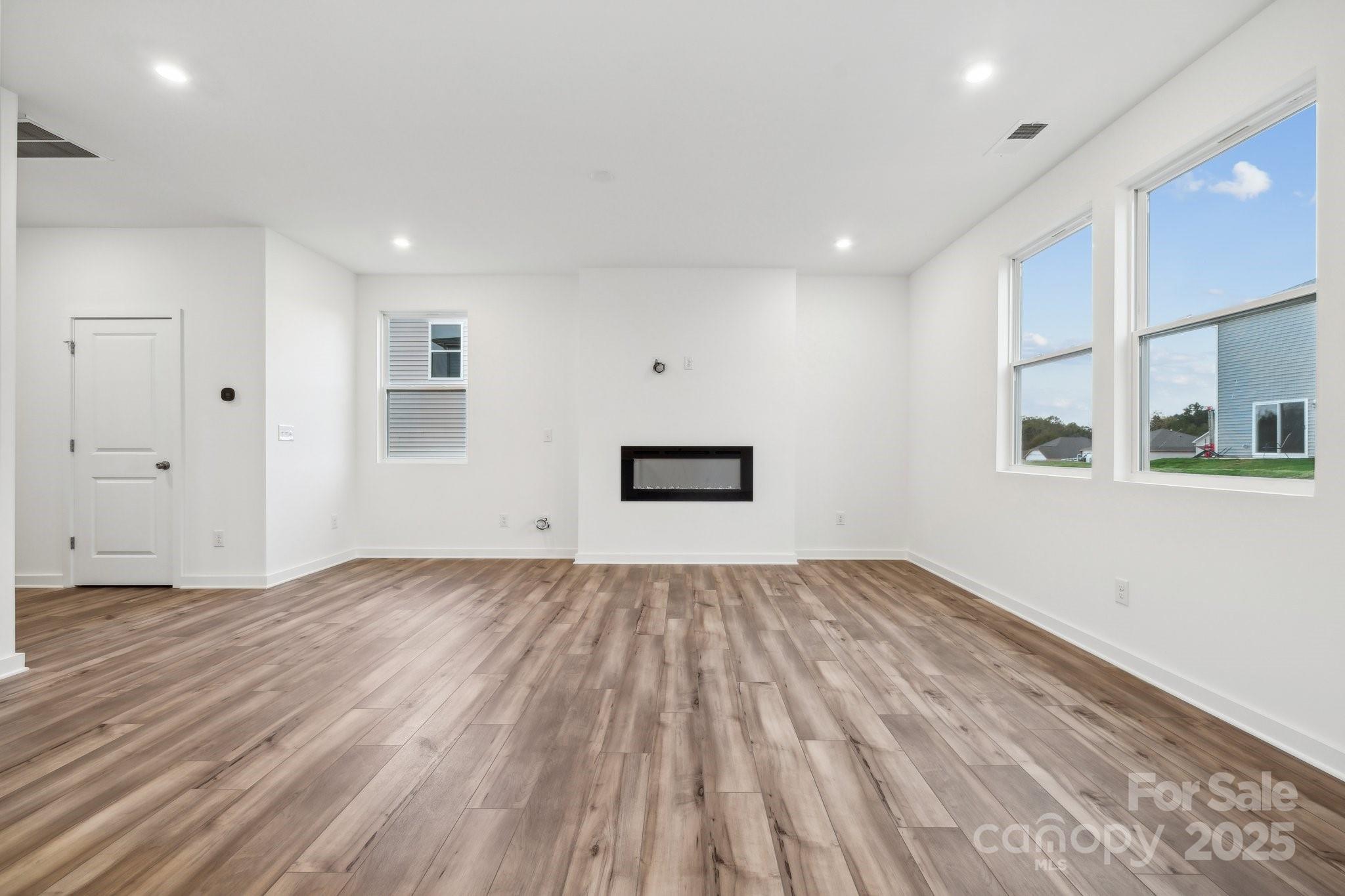 270 Bezelle Avenue Property Photo 5